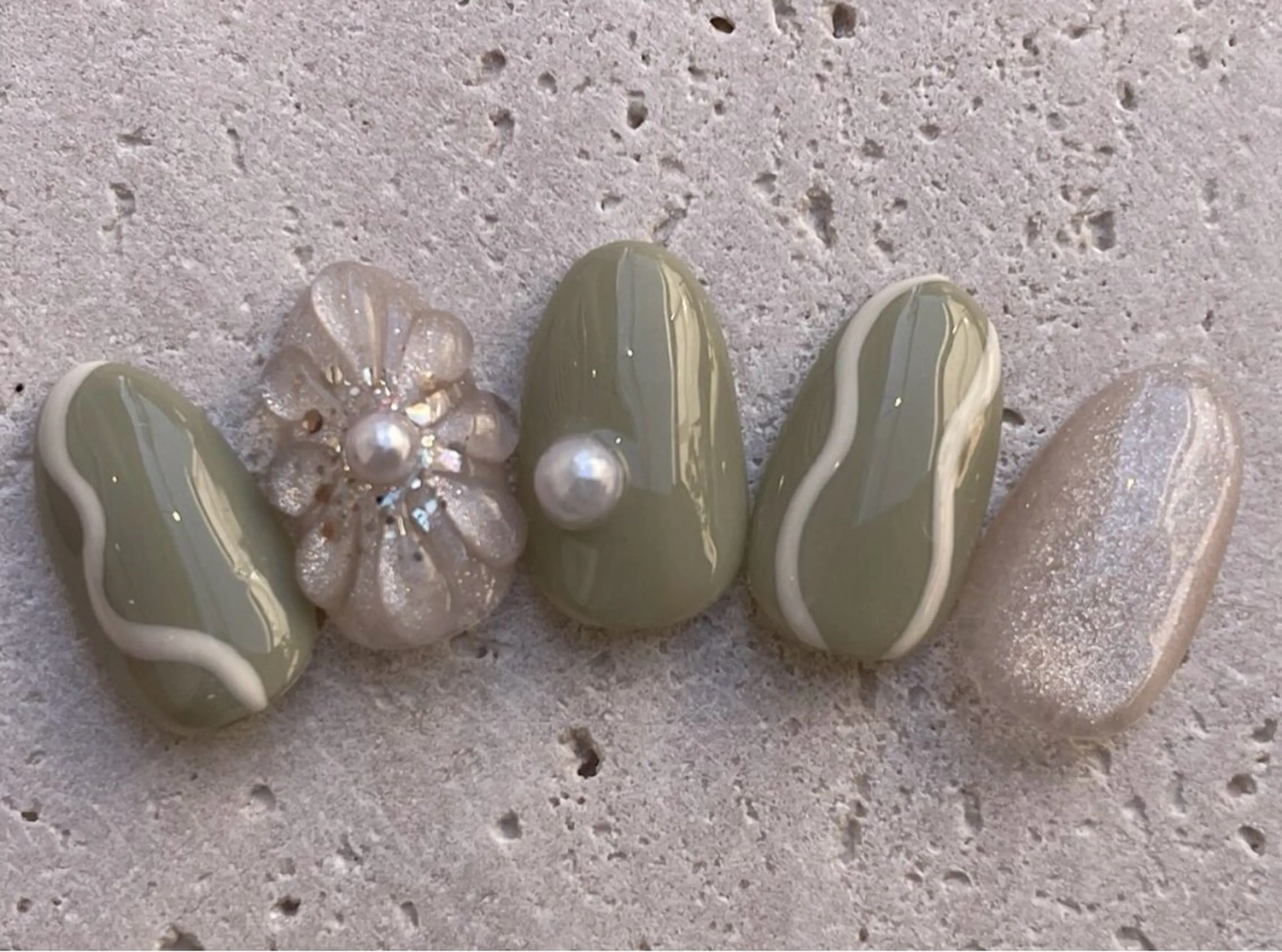 オフ込み200種類から選べる定期デザイン🌷✨の写真