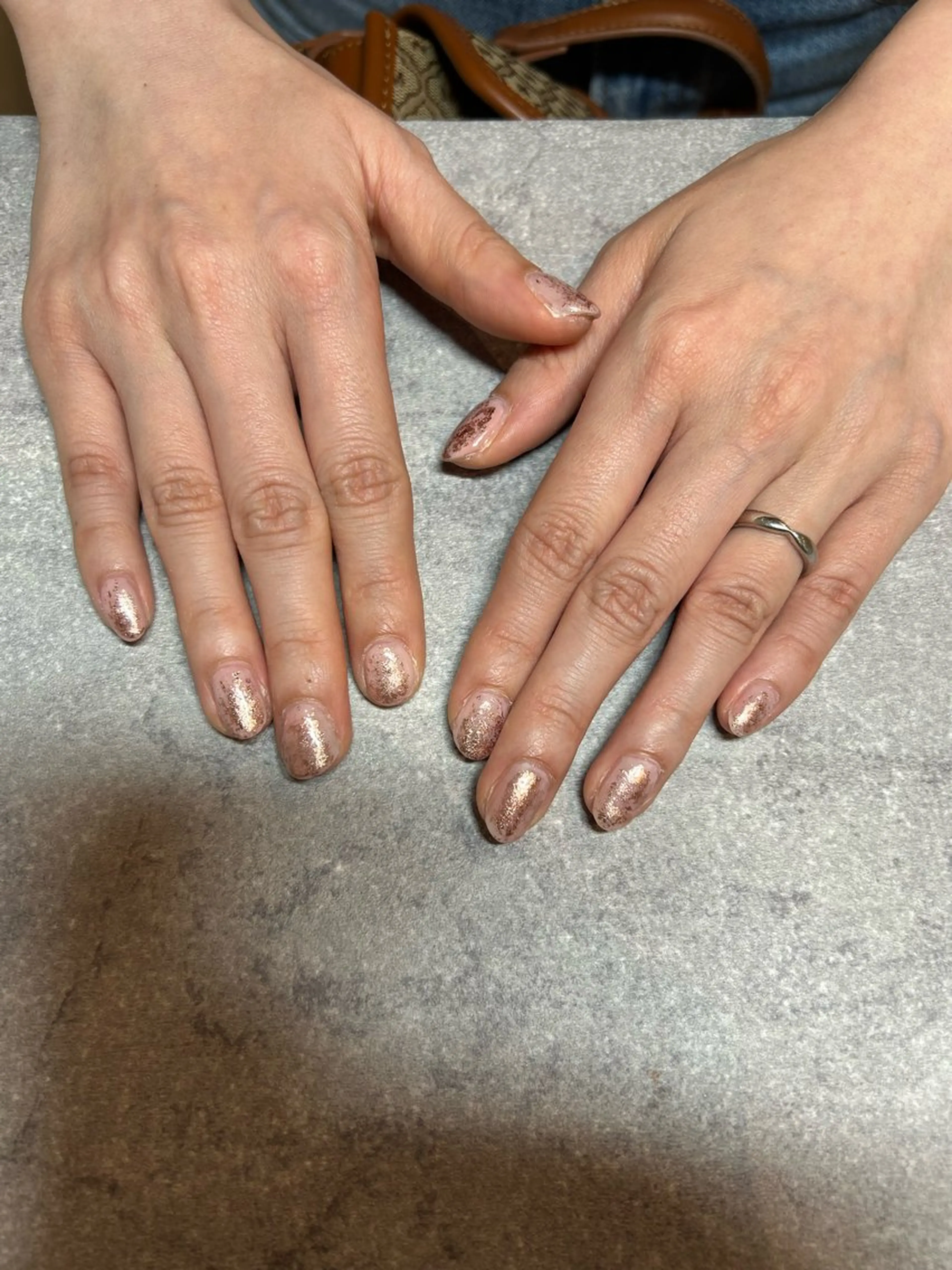 ネイル ゴールド ピンク ホワイト A. LIBRE.のネイルデザイン