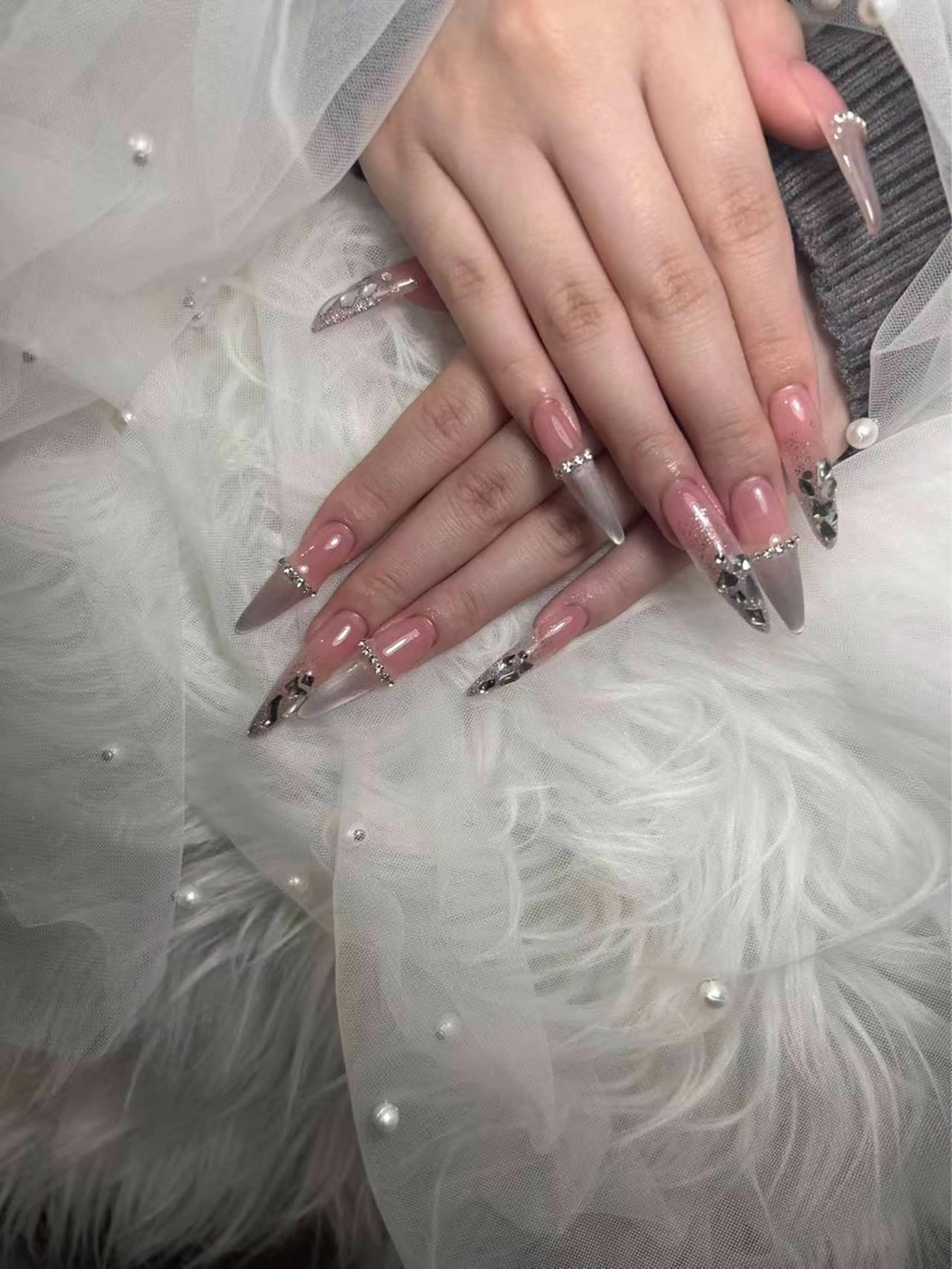 ネイル ハンドネイル 🌈 Laule'aのネイルデザイン