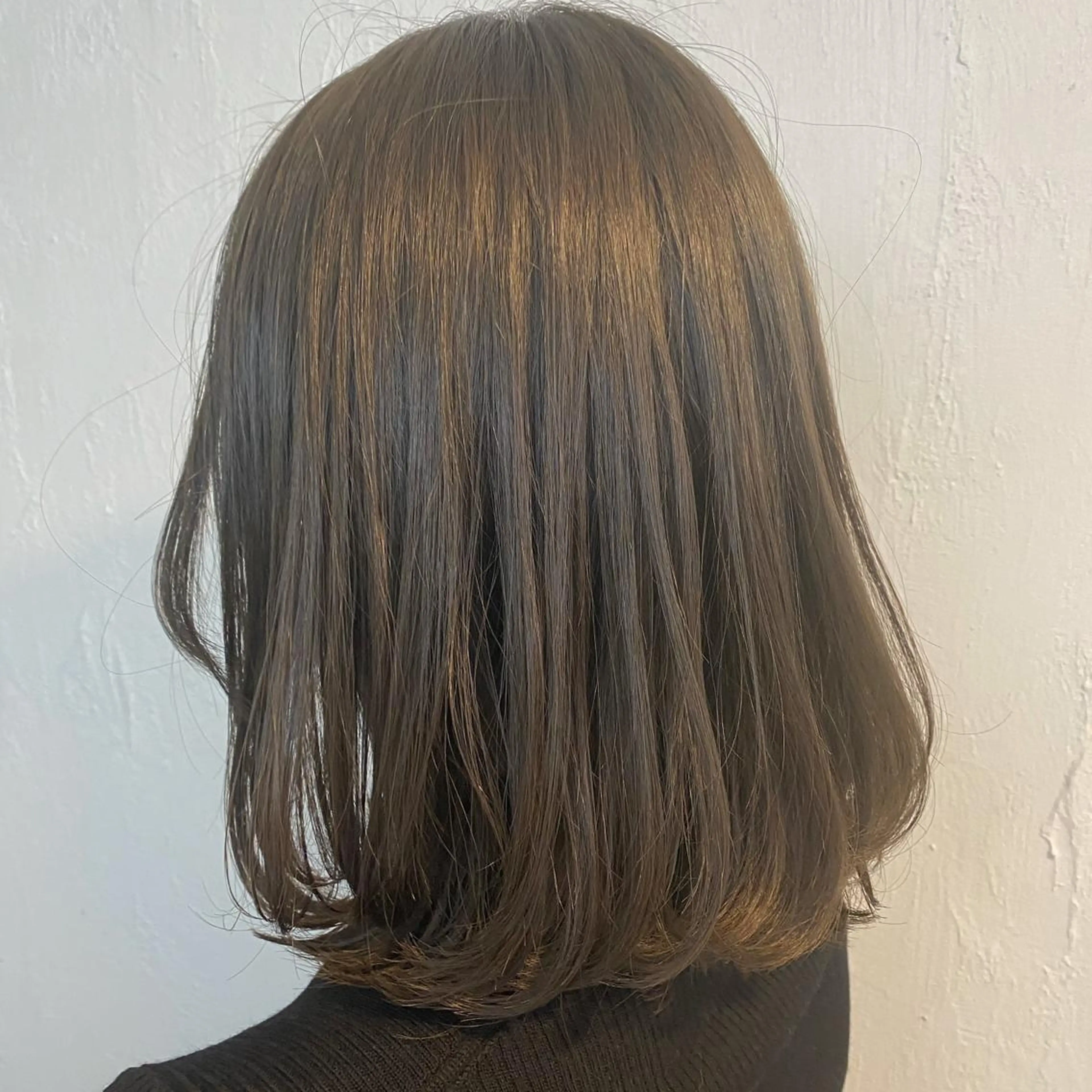 セミロング カラー ブリーチ ブリーチなしカラー TELA HAIR 岩槻　高梨のヘアスタイル