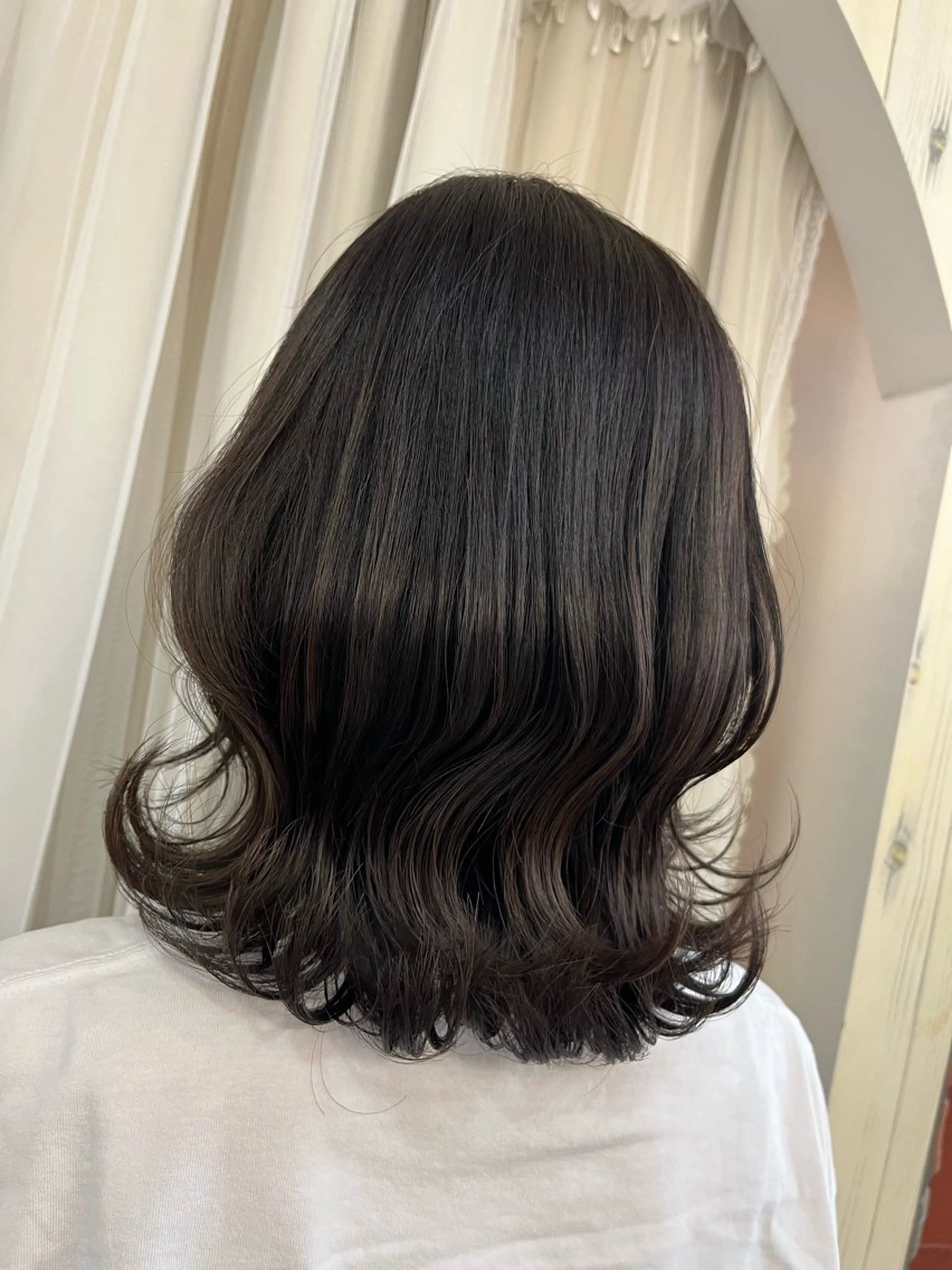 ミディアム カラー アッシュ アッシュグレー アッシュグレージュ グレージュ 金城 麗華のヘアスタイル