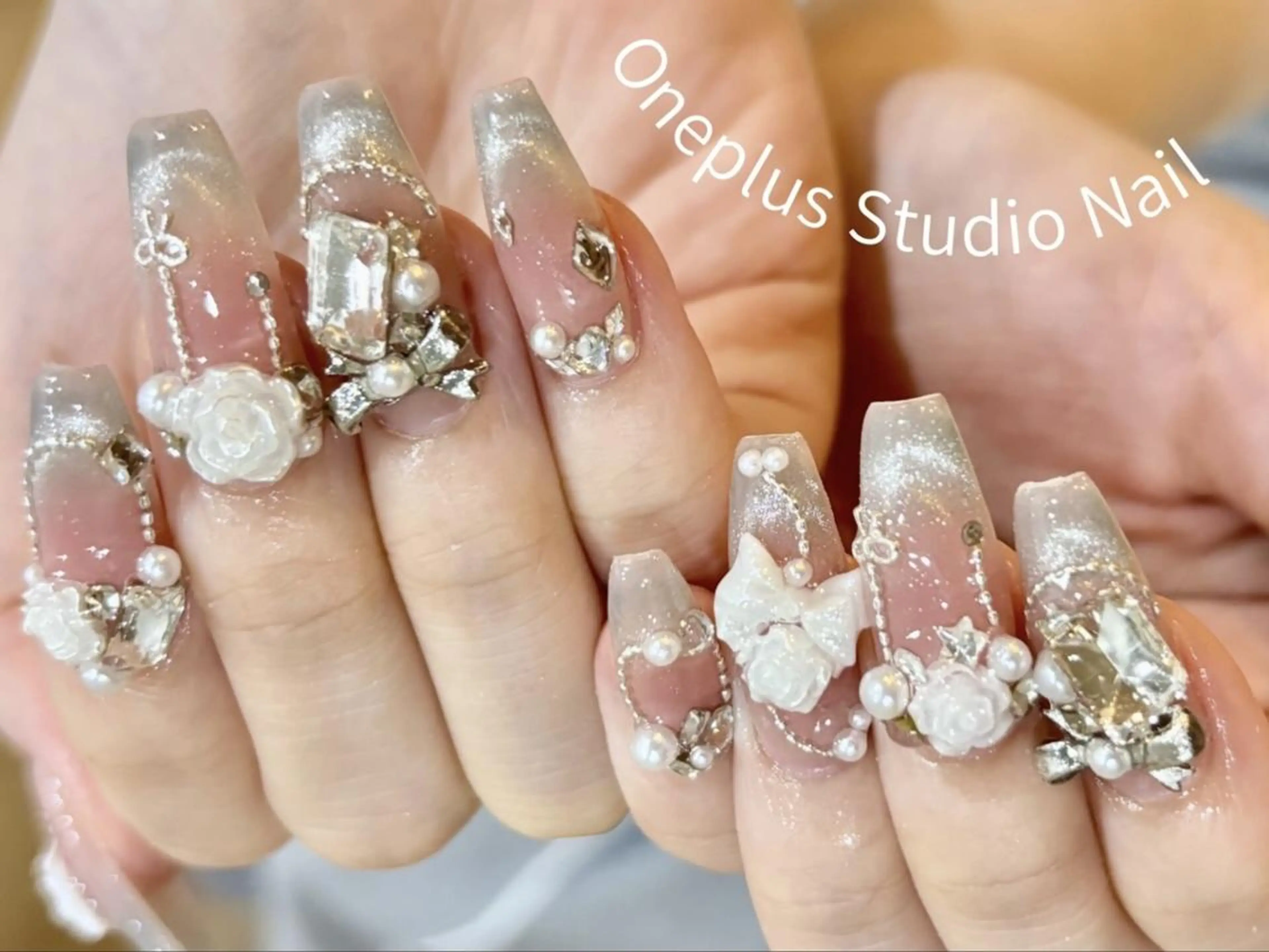 ネイル ガーリー ハート キラキラネイル 韓国ネイル ロングネイル One Plus キキのネイルデザイン