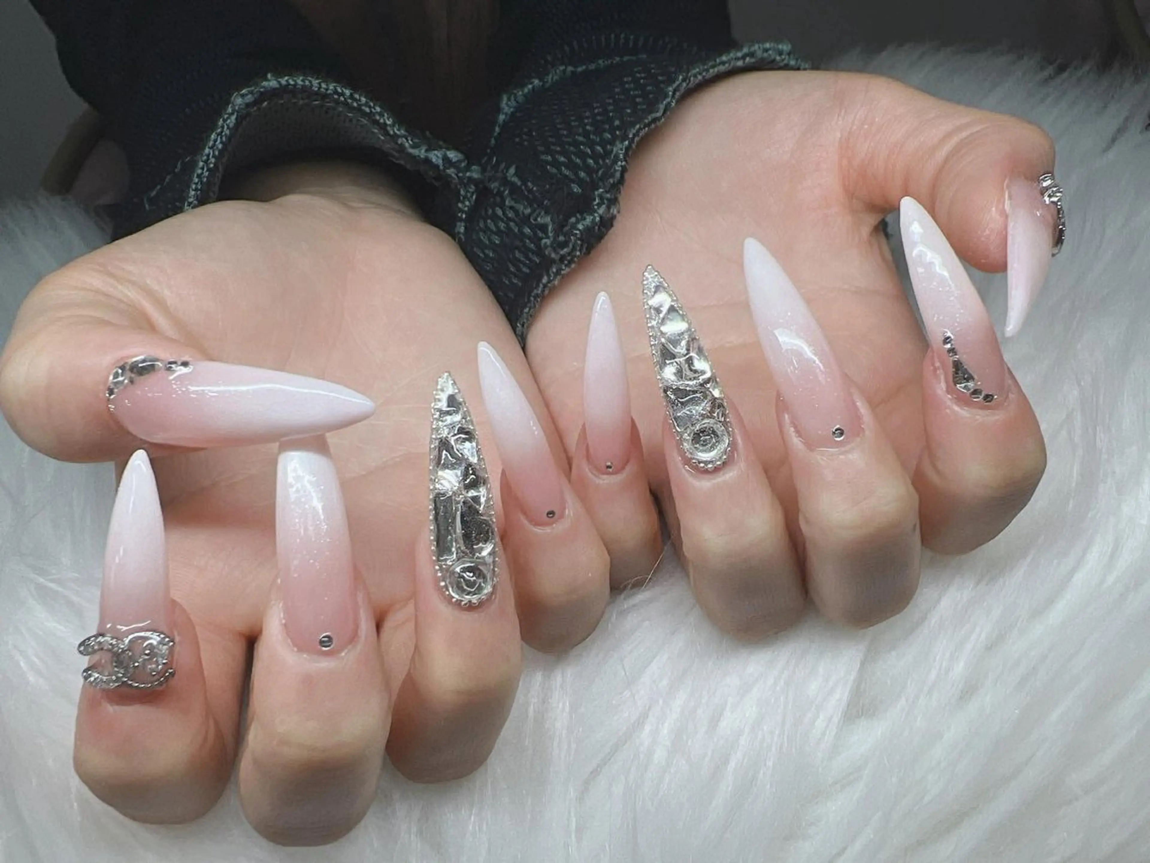 ネイル 長さ出し グラデーション 卒業式 キラキラネイル マグネットネイル ハンドネイル Lee Nailsのネイルデザイン