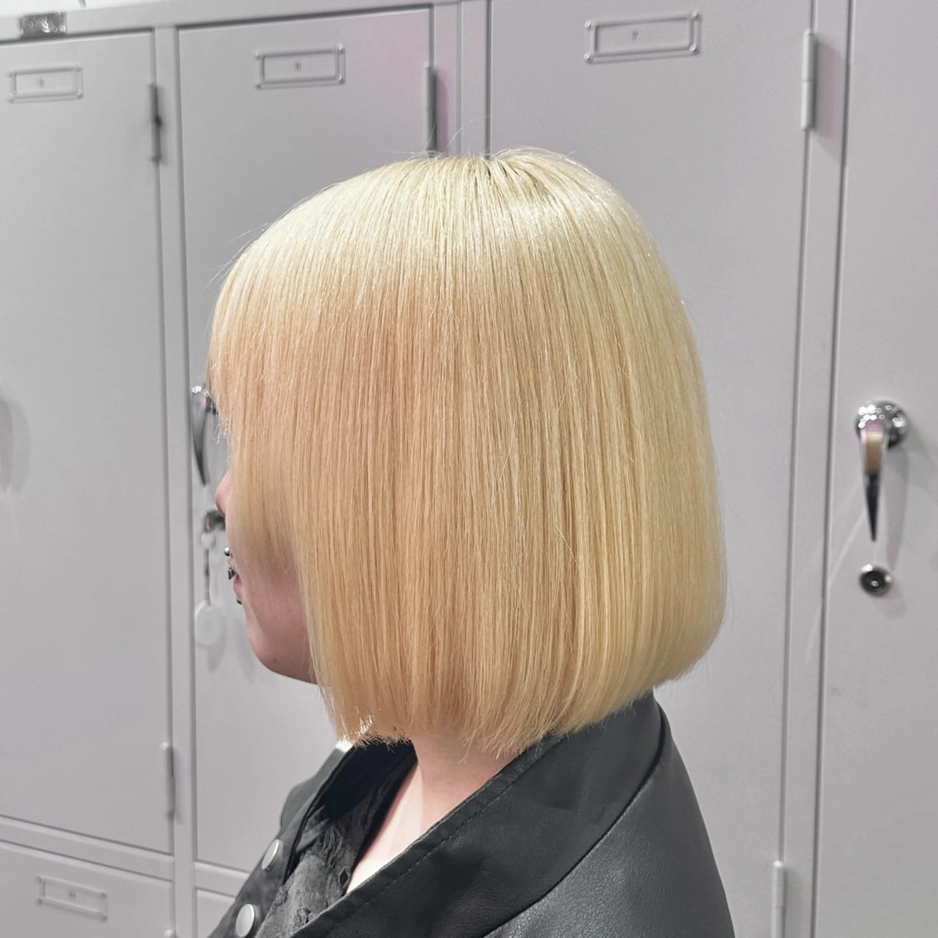 ミディアム カラー ヘアカラー ハイトーン/ウルフ /エクステ/ましろのヘアスタイル