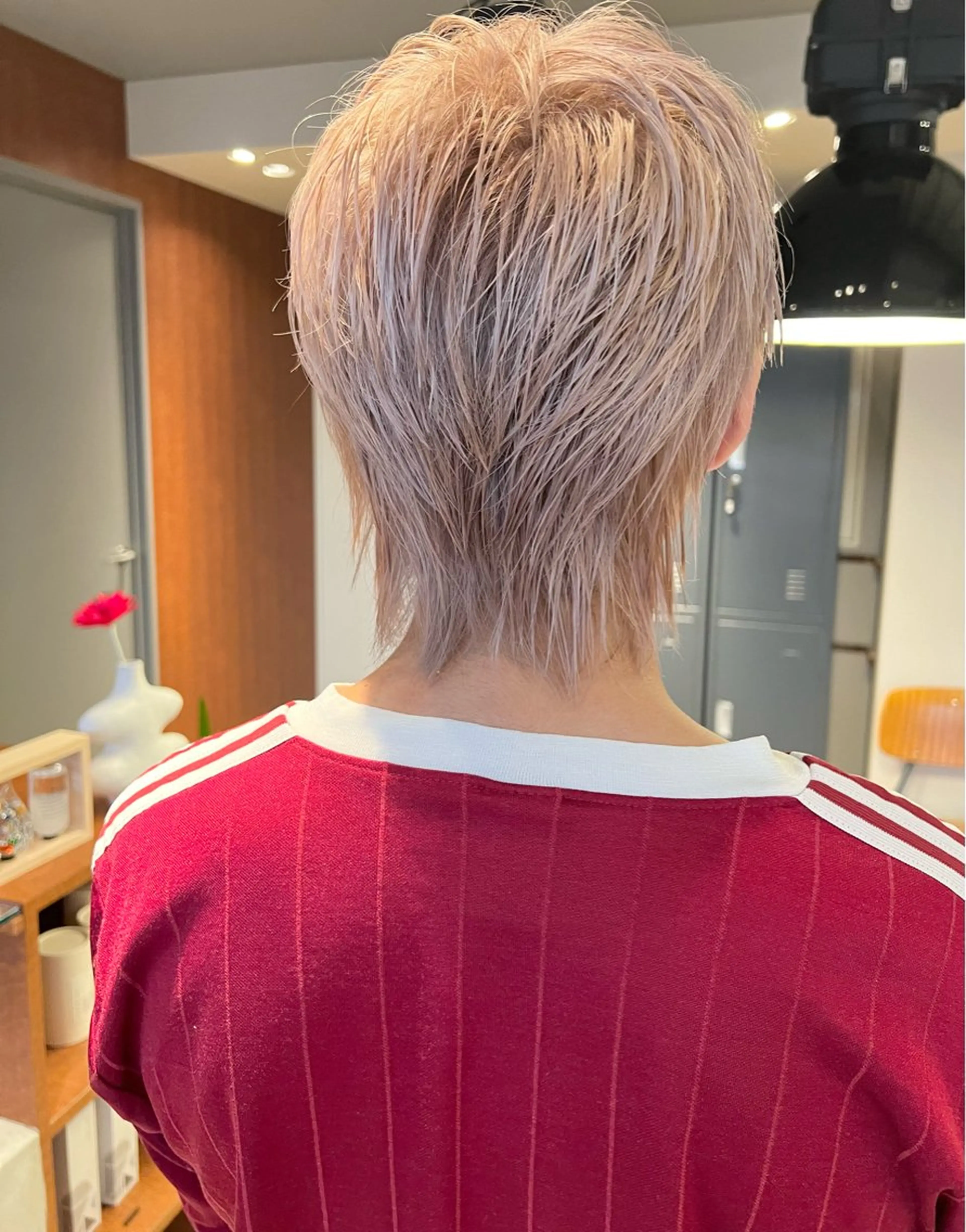 ミディアム ミルクティーベージュ outaのヘアスタイル