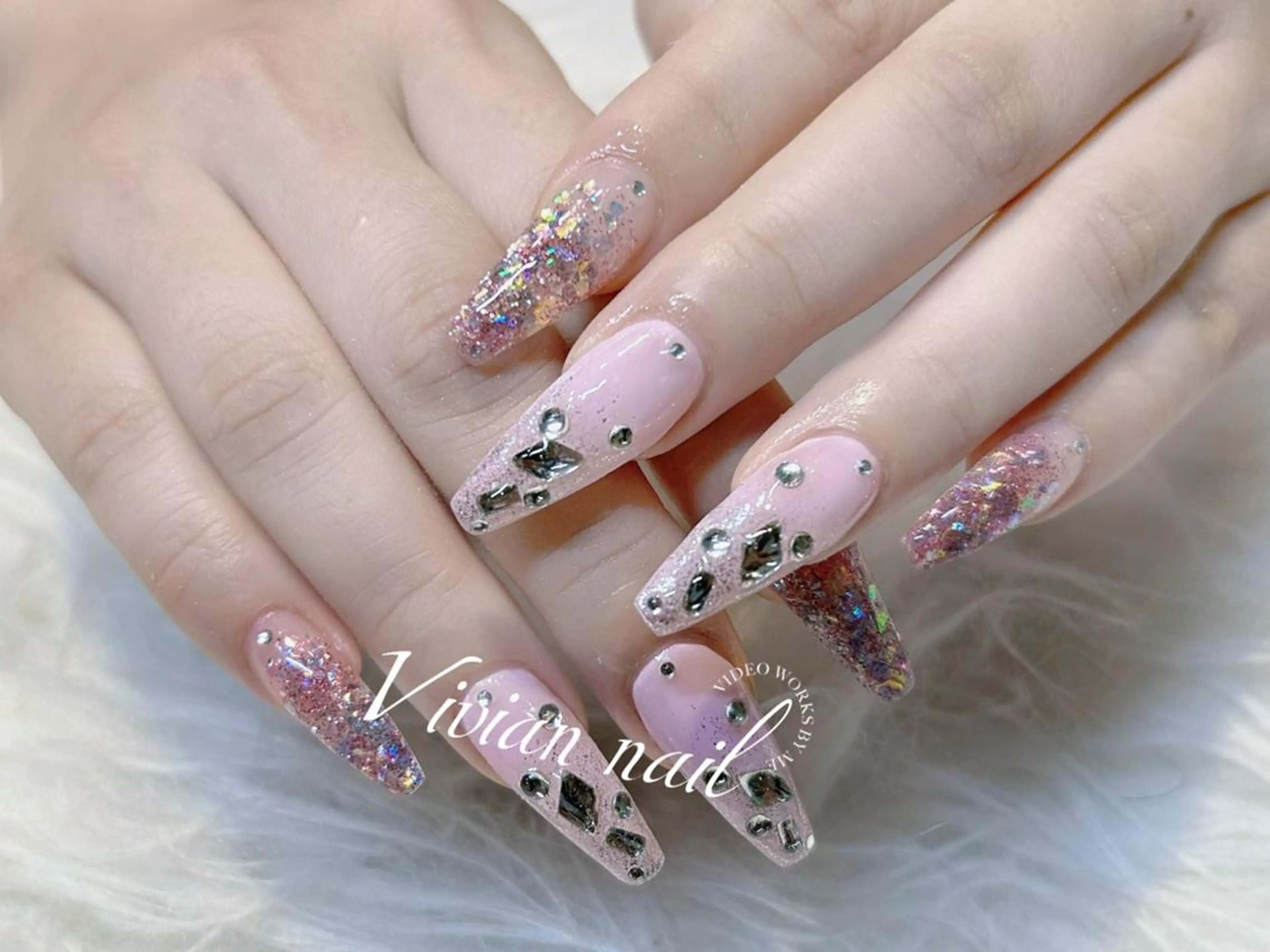 ネイル VIVIAN リサのネイルデザイン
