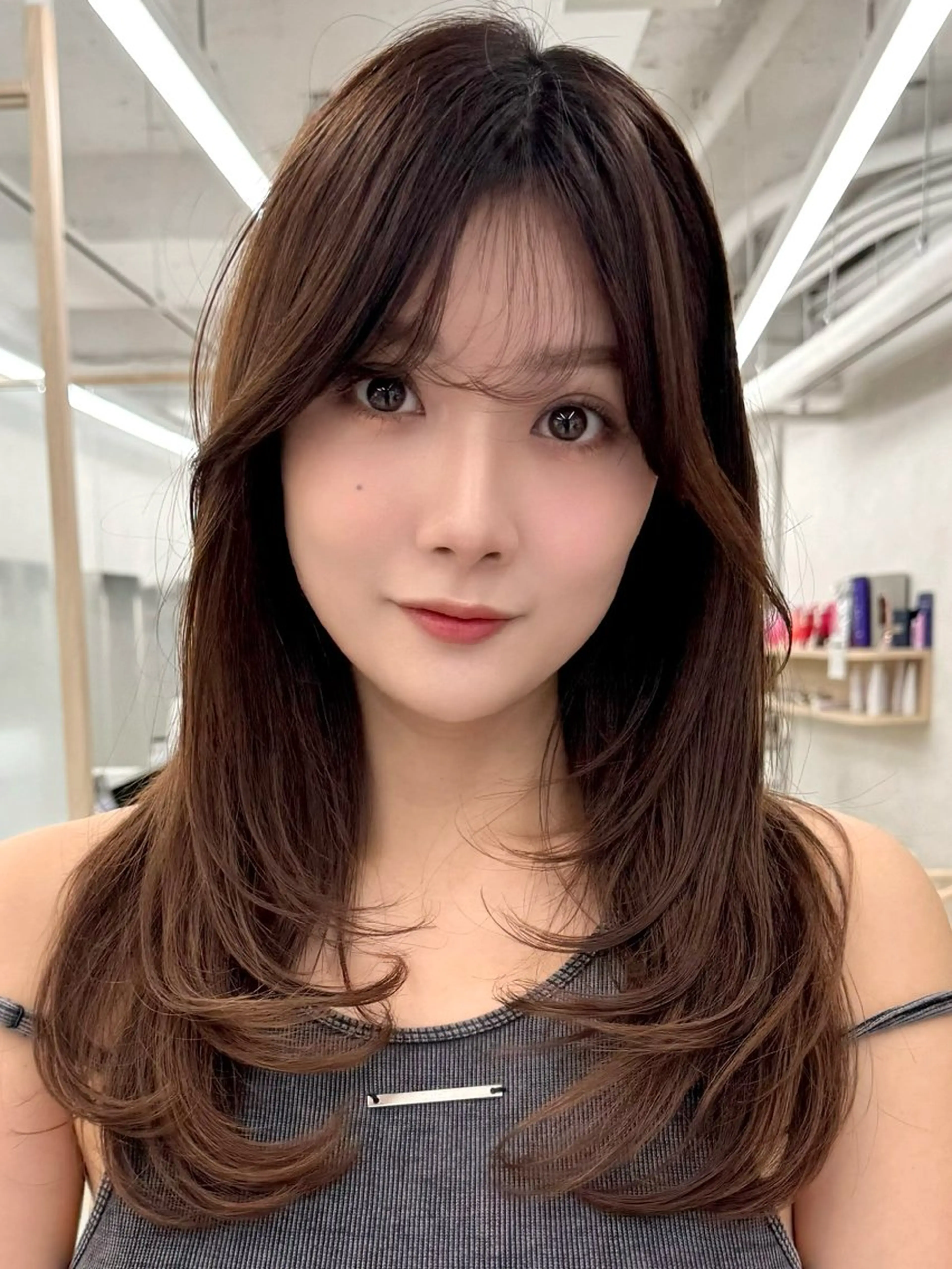 セミロング 顔周りカット 韓国風ヘア レイヤーカット 小顔カット カット 三鷹で1番ショート ボブをカットする新谷のヘアスタイル