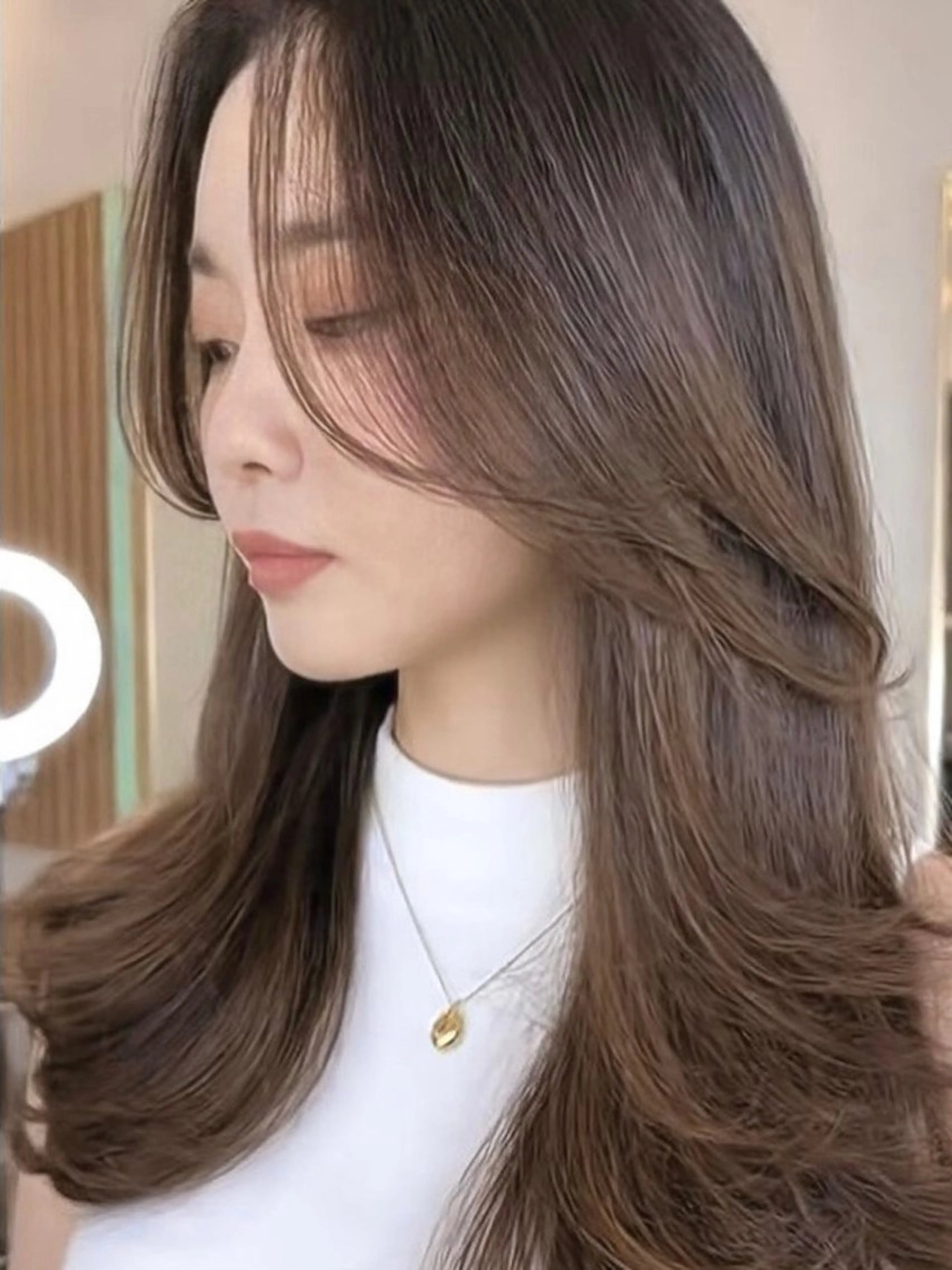 セミロング YUKI .のヘアスタイル