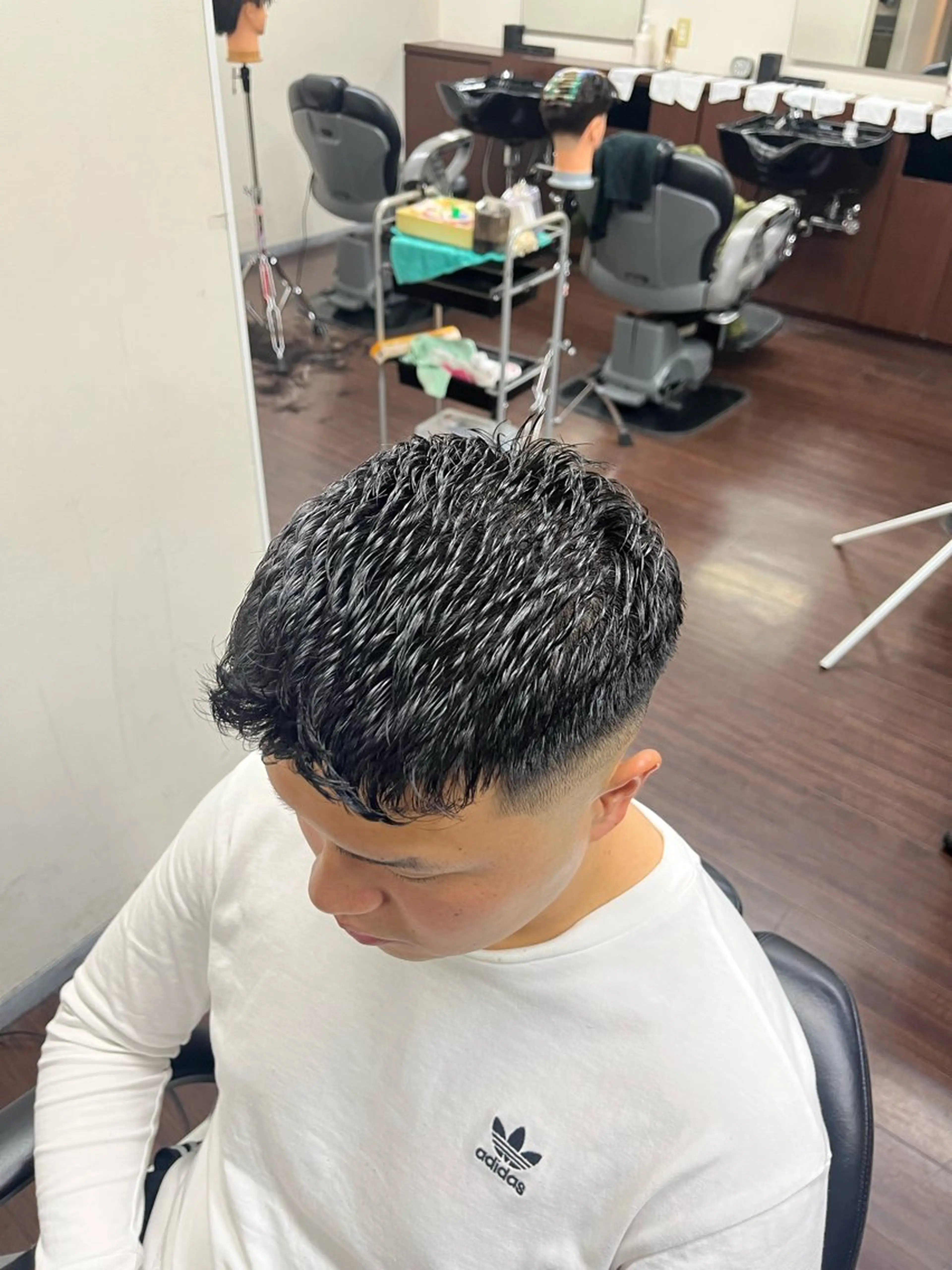 ショート パーマ メンズ フェードカット ＢＡＲＢＥＲ koyoのヘアスタイル