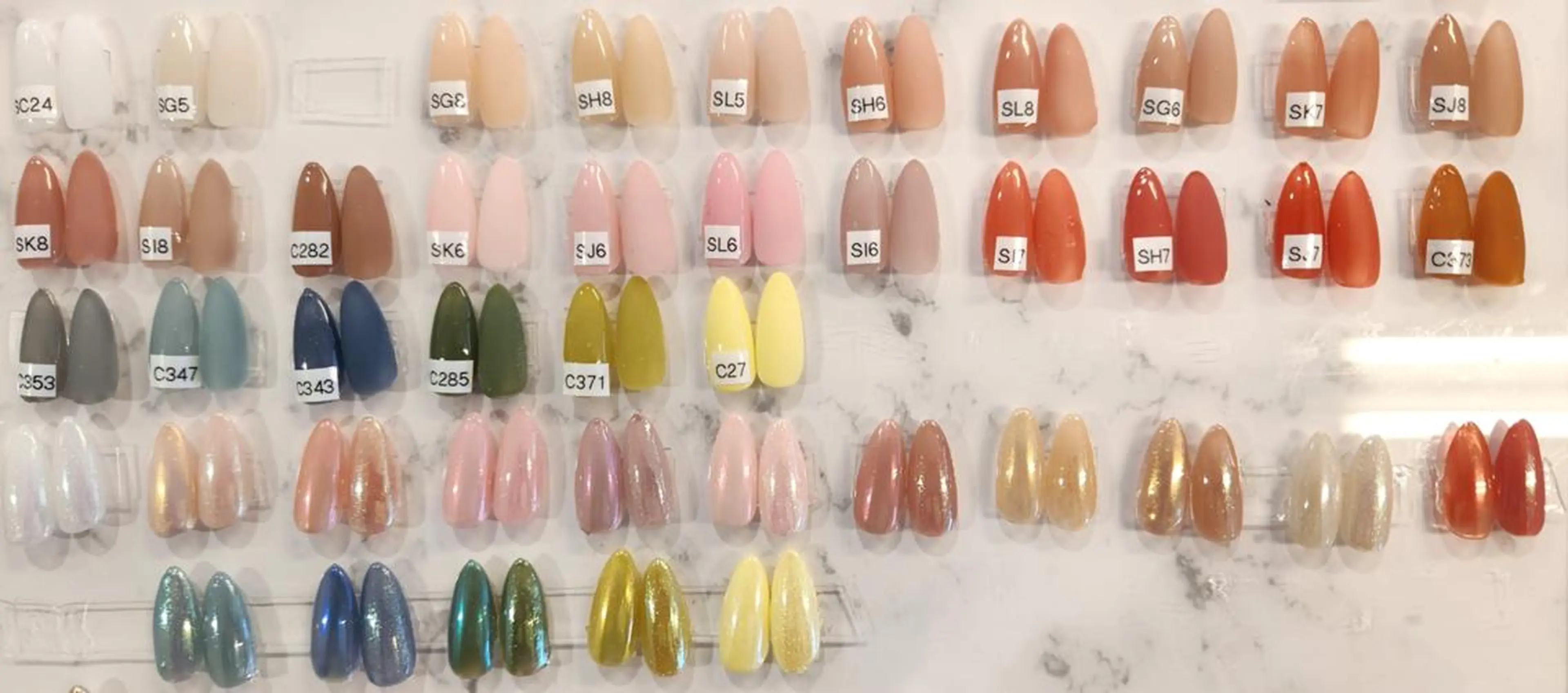 ネイル FIRST 姪浜 Jrネイリスト　aiのネイルデザイン