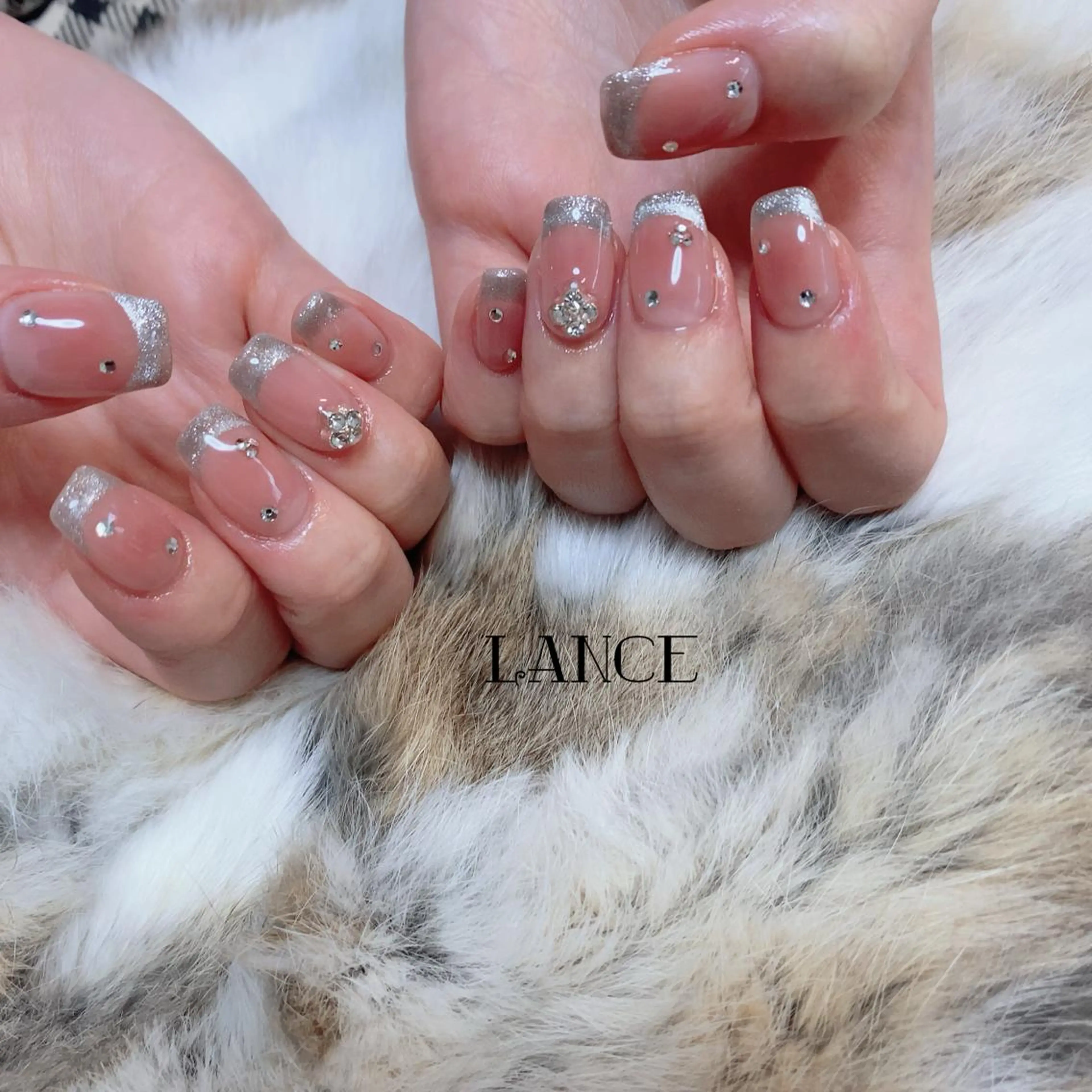 ミディアム ネイル ハンドネイル Lance nailのネイルデザイン