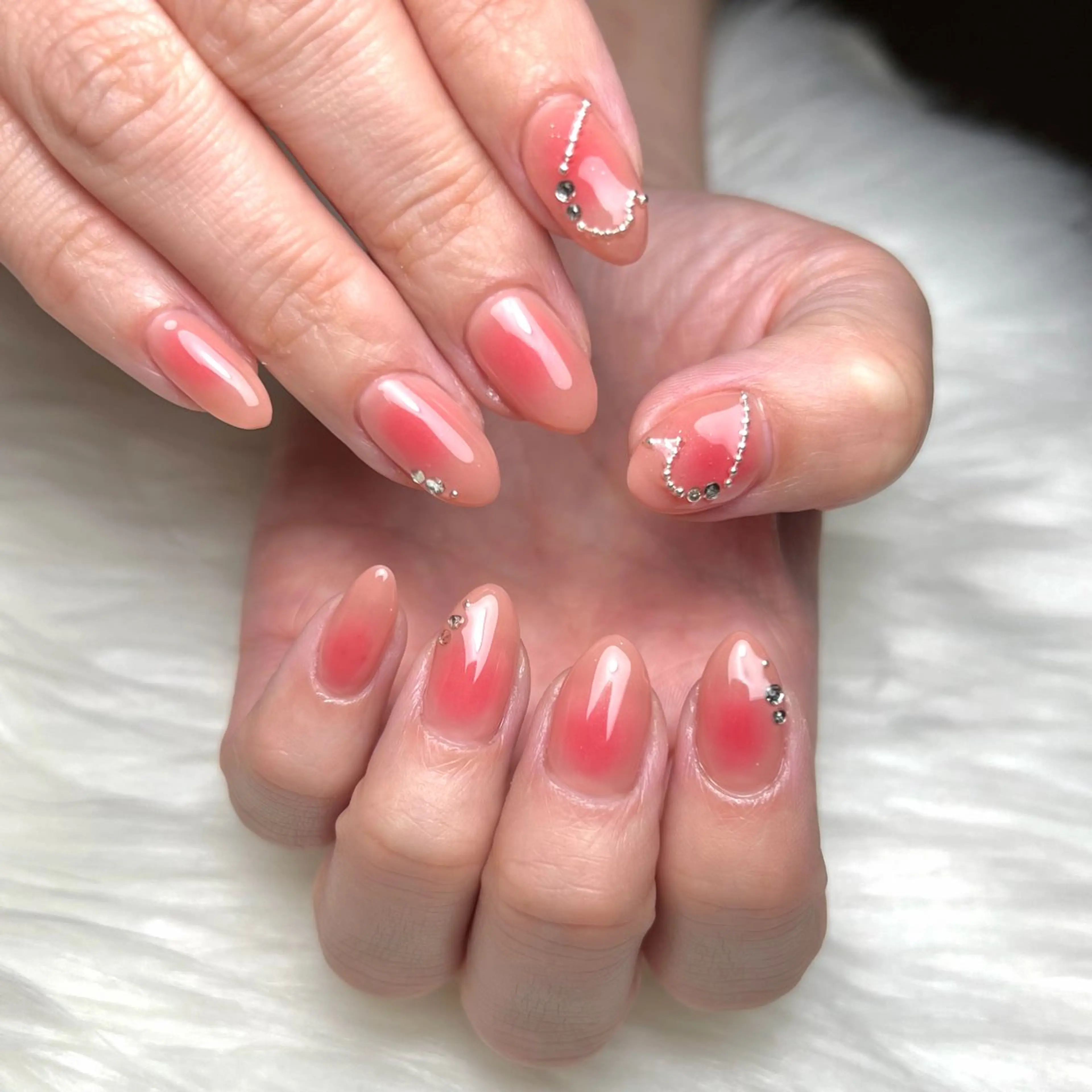 ネイル ハンドネイル vary clue所属・nailist🌻 YUKARIのネイルデザイン