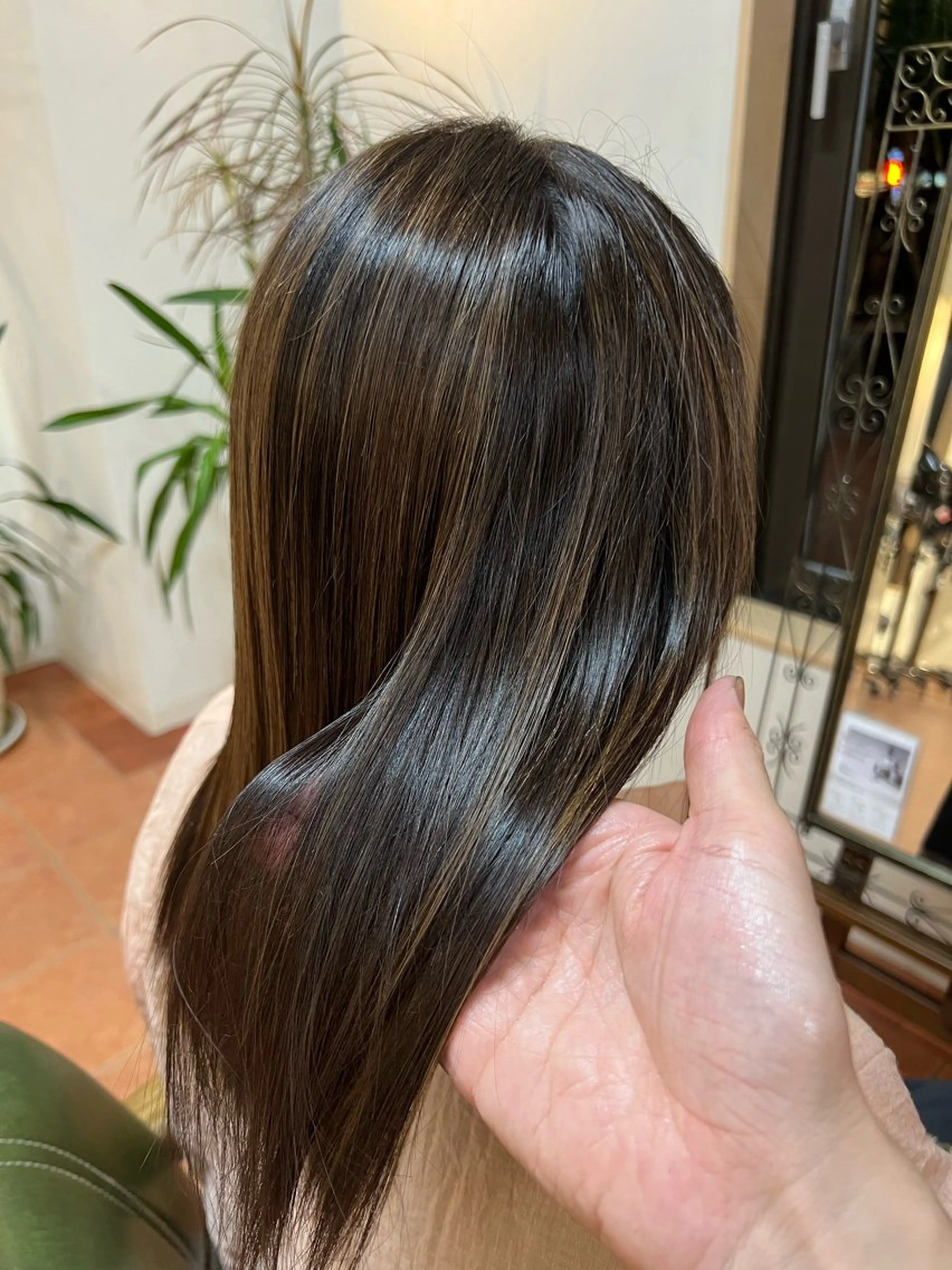 セミロング カラー ヘアカラー トリートメント 石井 佑樹のヘアスタイル