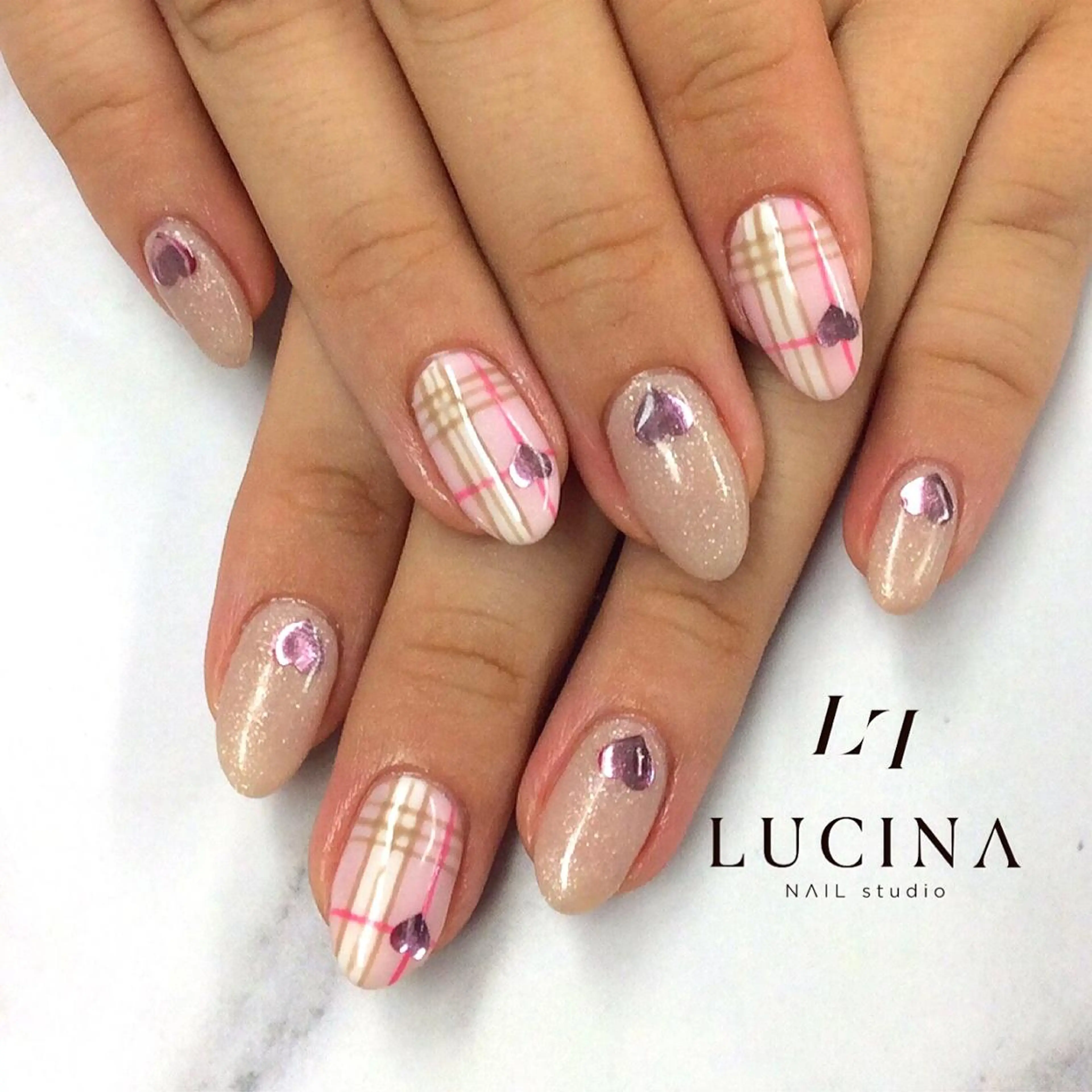 ネイル ピンク 新橋 ルキナ スタッフのネイルデザイン