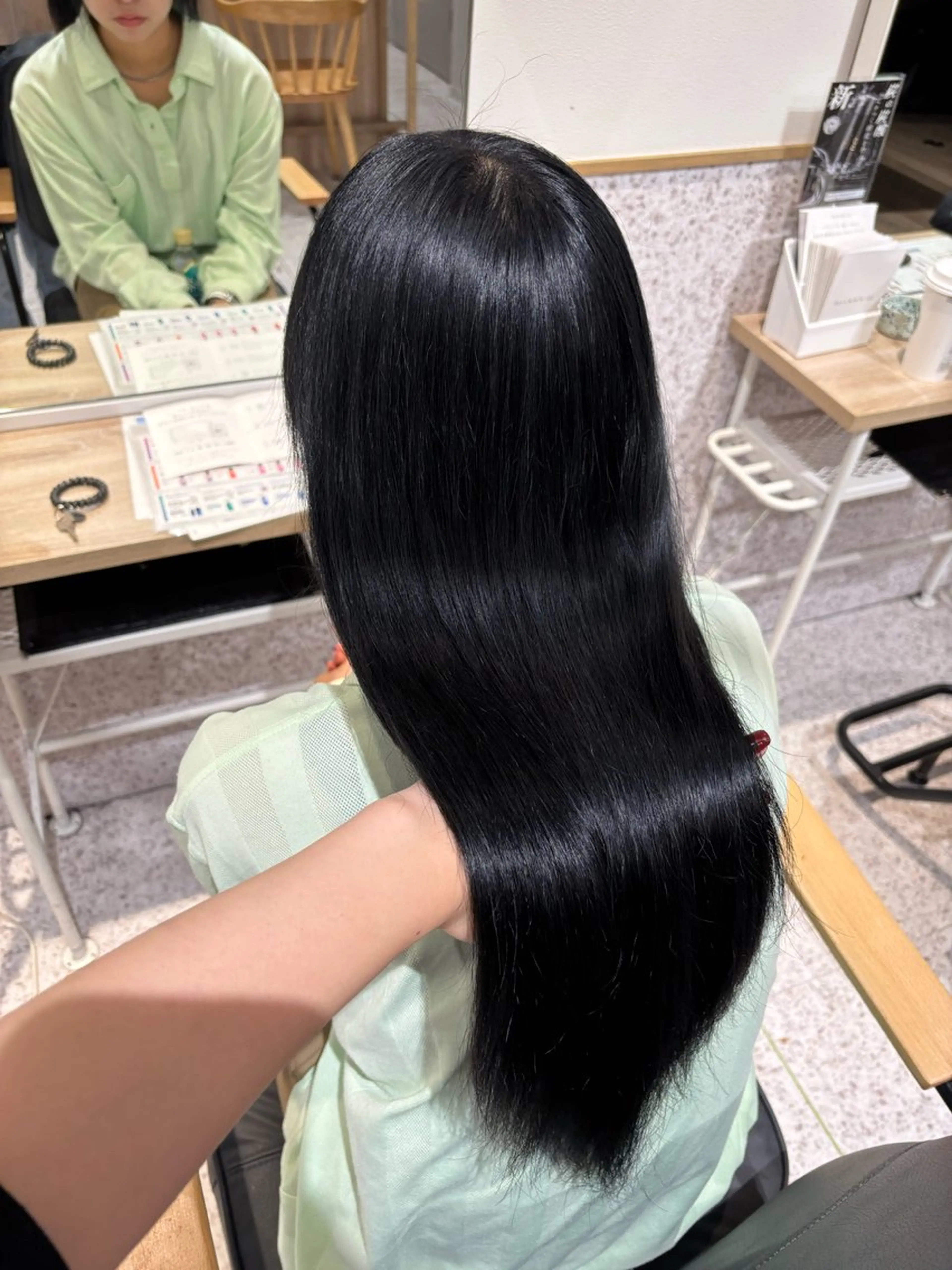 🖤ブリーチ、ダブルカラーで落ちやすい黒カラー🖤の写真