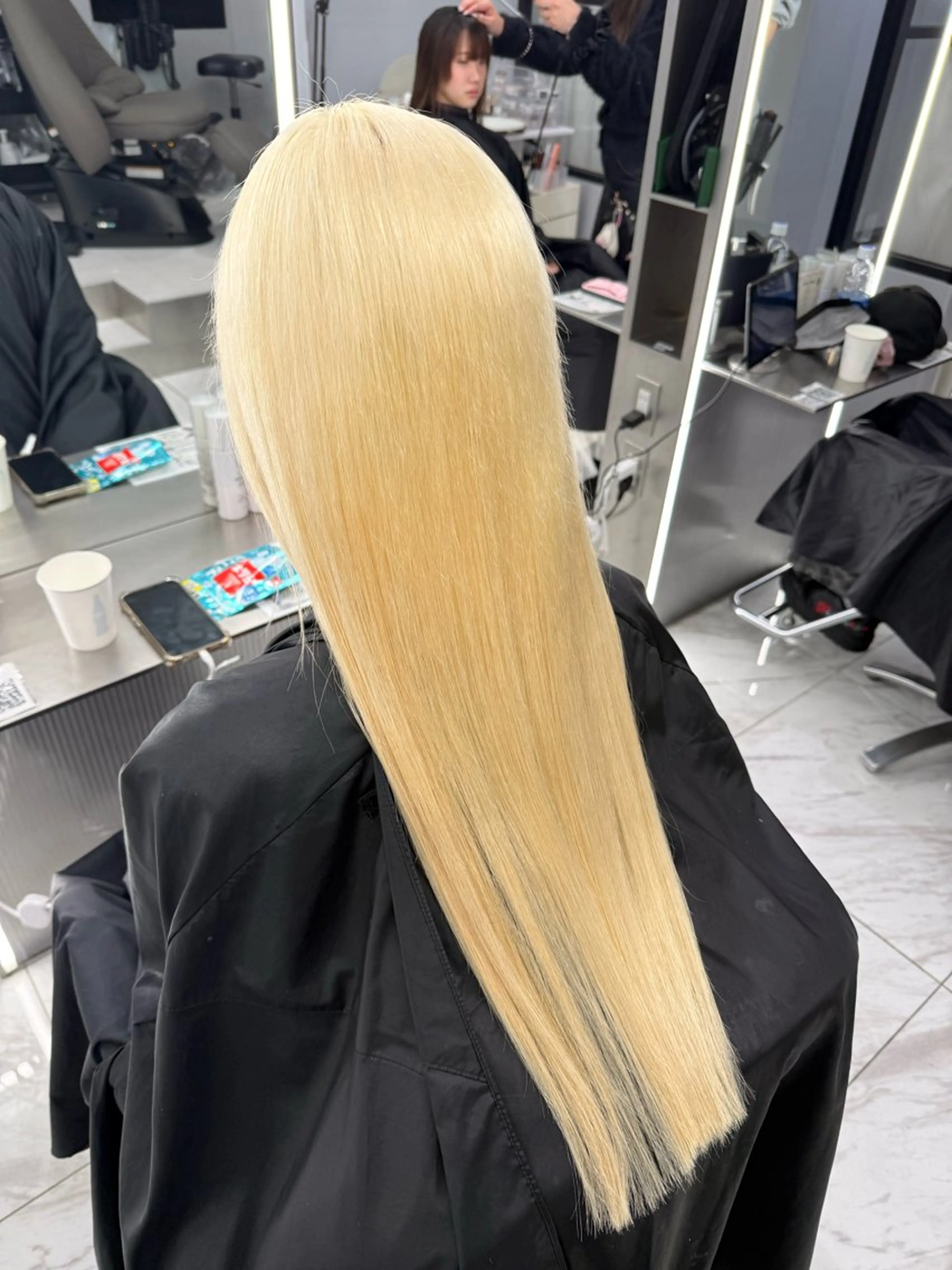 ロング カラー カット ヘアカラー トリートメント ハイトーンレイヤー 顔まわりSOTAのヘアスタイル