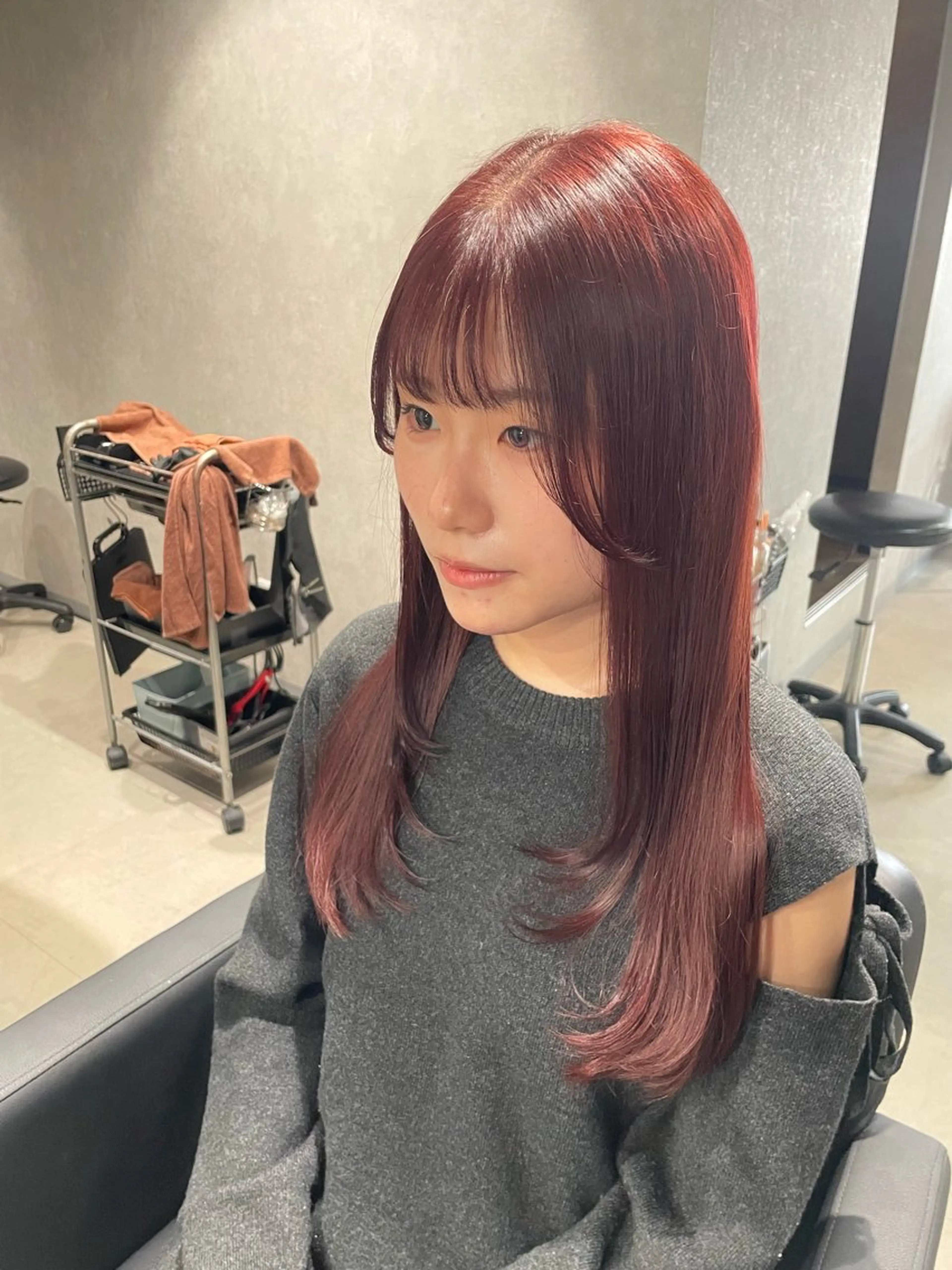 ロング レイヤーカット カット ヘアカラー _WHITE 佐伯 碧のヘアスタイル