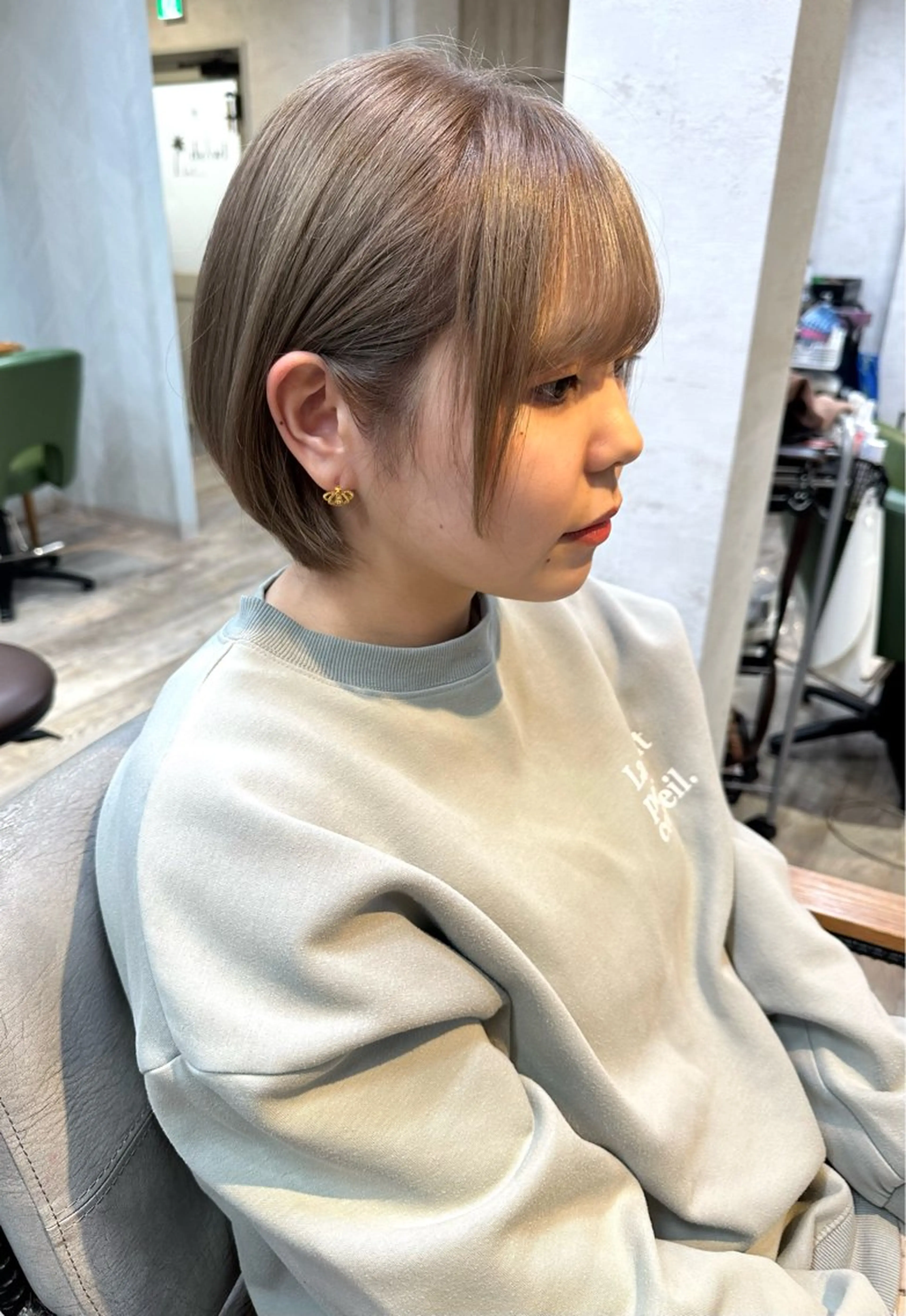 ショート カラー ショートボブ ベージュカラー ブリーチ ミルクティーベージュ ボブ カット ヘアカラー トリートメント 🤍2nd🤍田所 美希のヘアスタイル