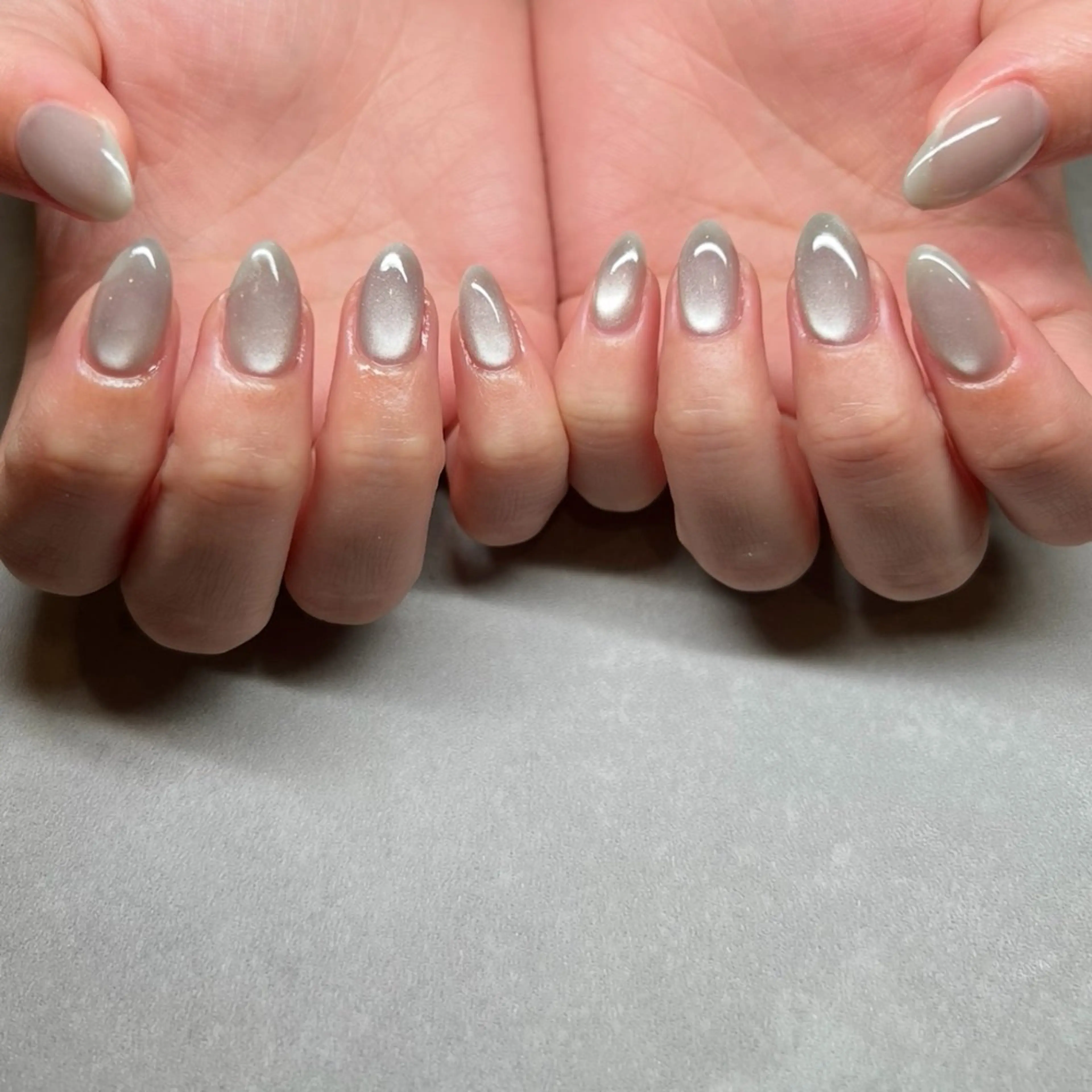 ネイル マグネットネイル YUKO🩶 sofa立川のネイルデザイン