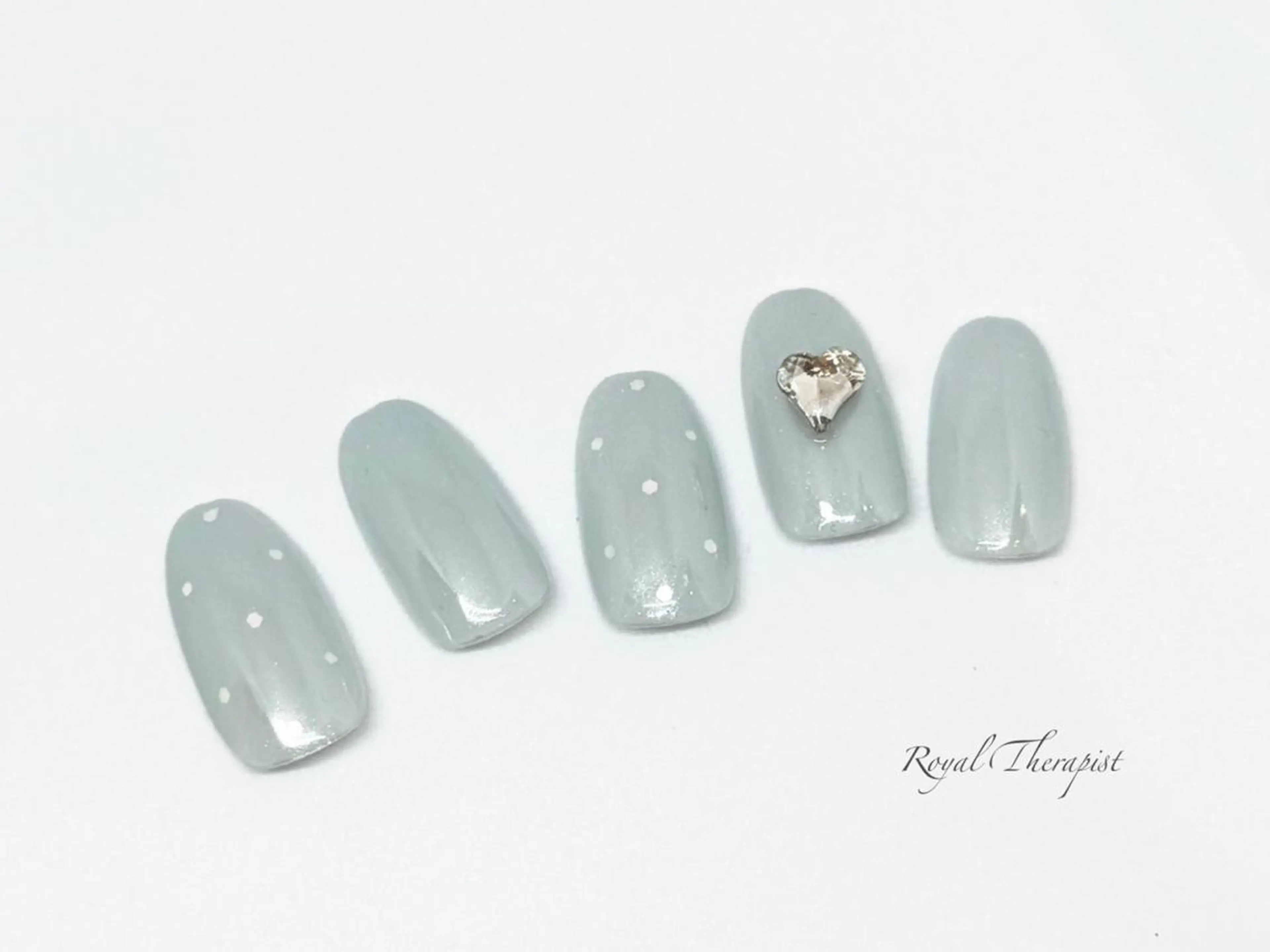 ネイル ハンドネイル 【山岡】 ロイヤル•セラピストのネイルデザイン