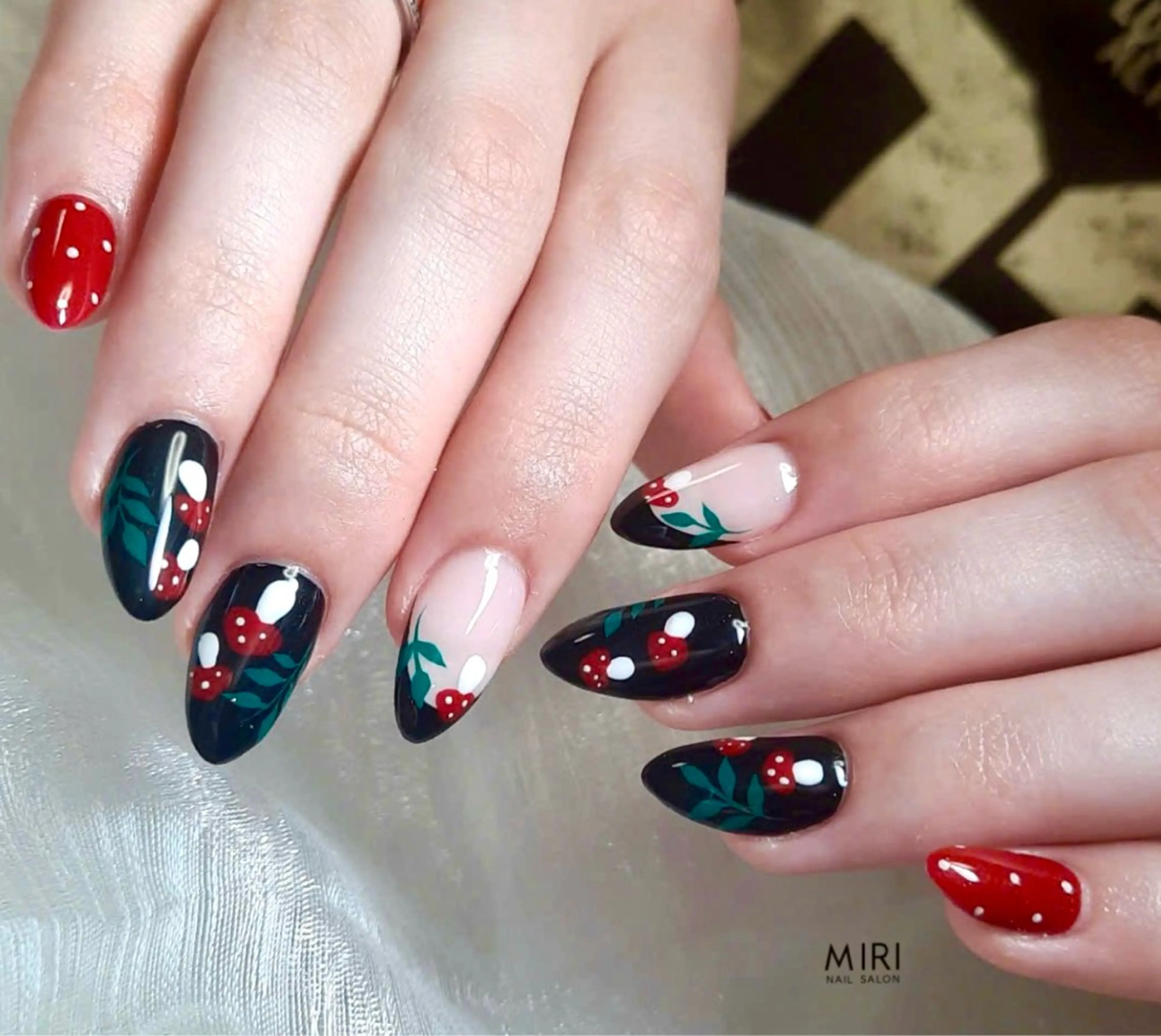 ネイル 持ち込み ハンドネイル Miri nail salonのネイルデザイン