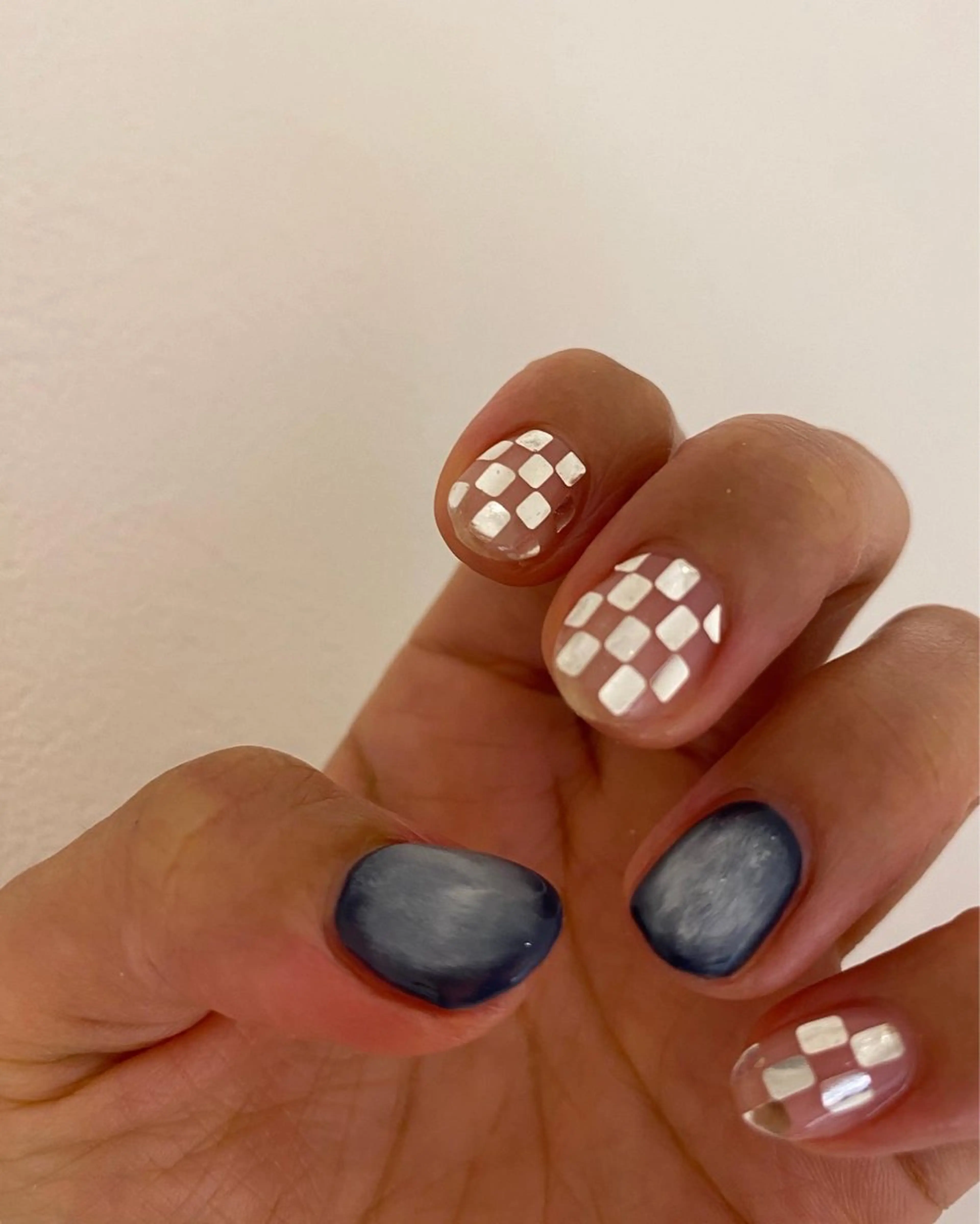 ネイル ミラーネイル ニュアンスネイル スクエアネイル ハンドネイル Ann nailのネイルデザイン