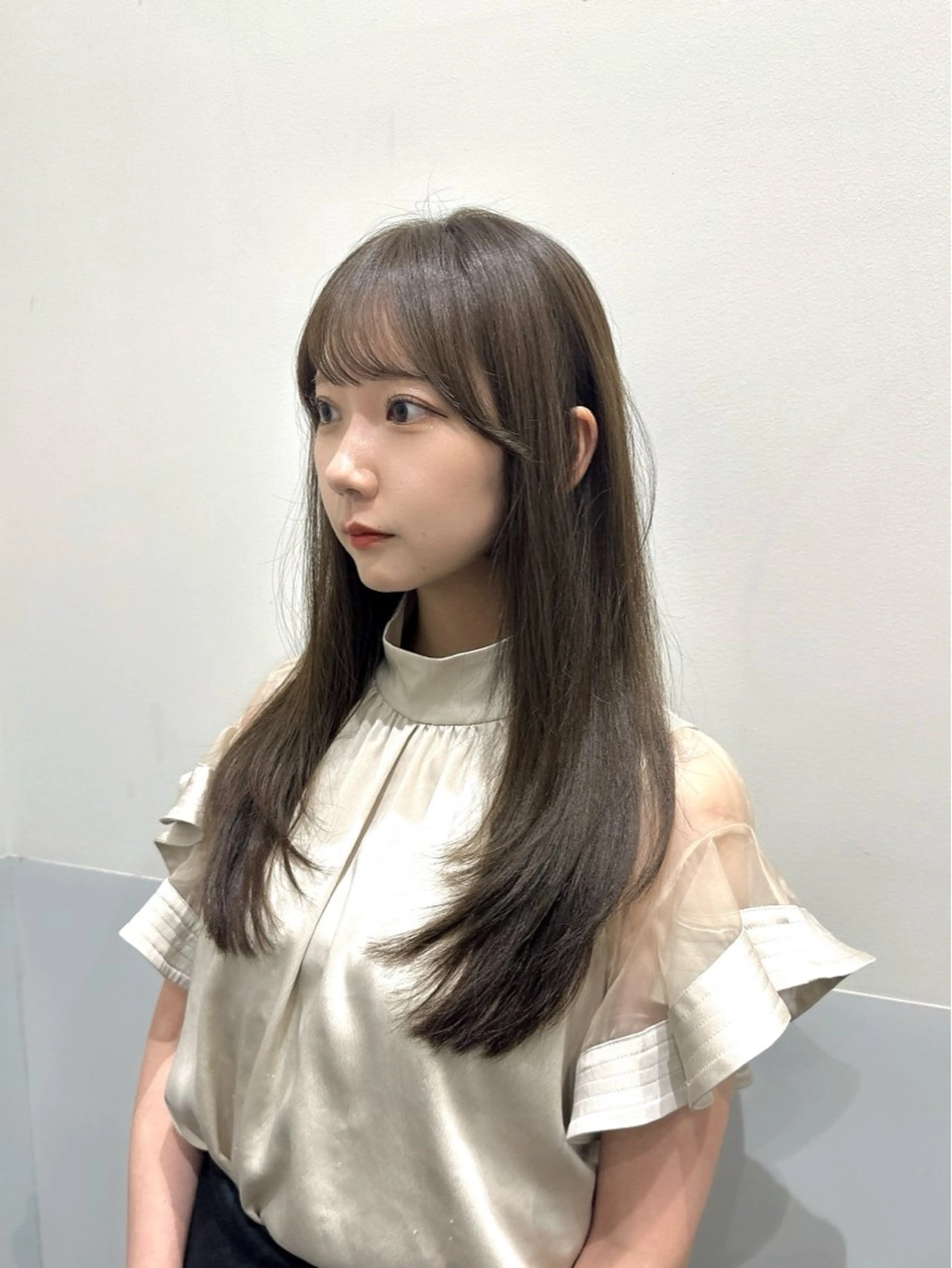 ロング カラー ベージュカラー ブリーチ ブリーチなしカラー カット ヘアカラー トリートメント 矢野 晃平のヘアスタイル