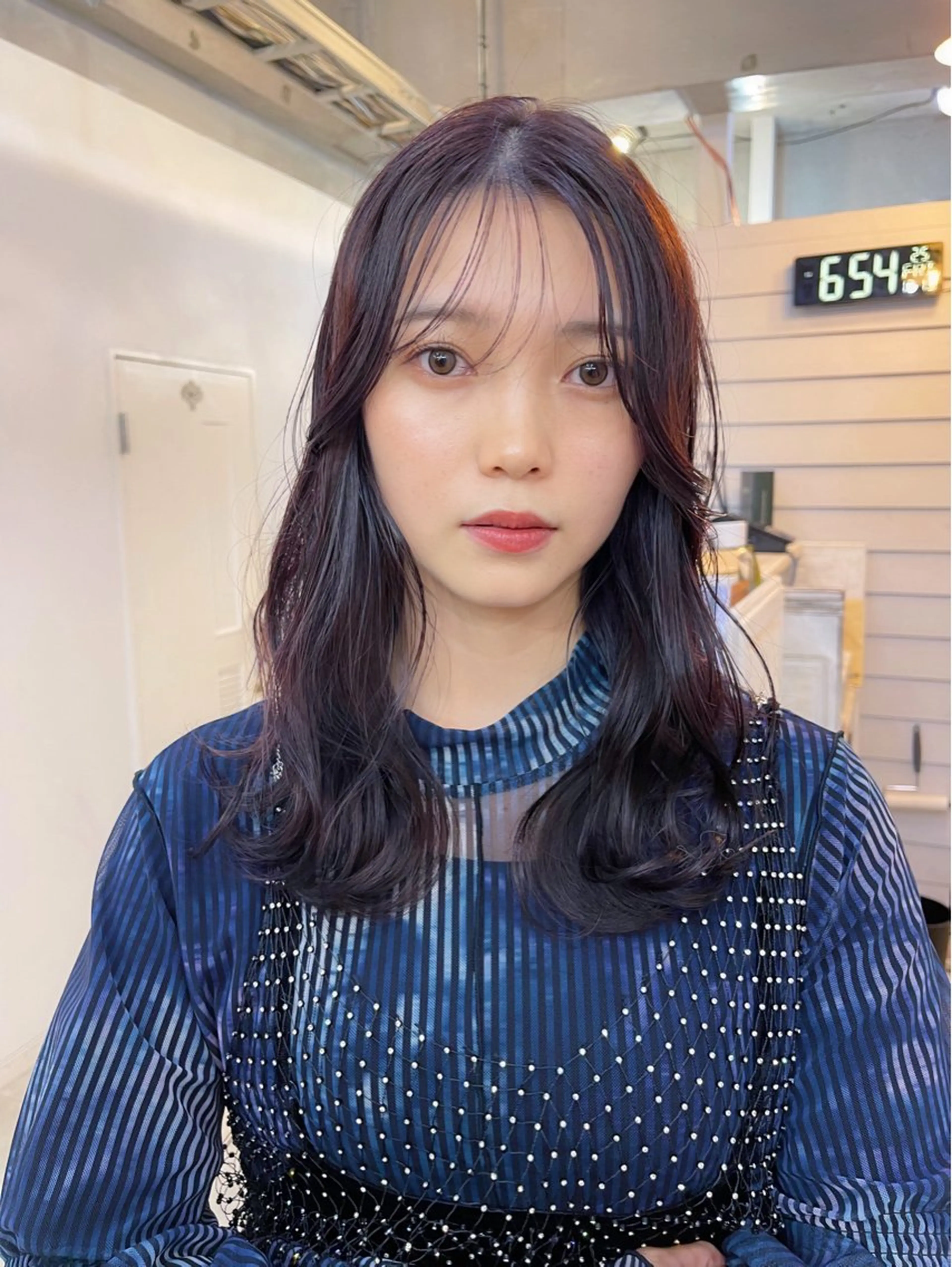 ミディアム カラー ブリーチ ダブルカラー ラベンダーカラー ブリーチなしカラー 顔周りカット カット ヘアカラー AiM 大名　似合わせカットのヘアスタイル