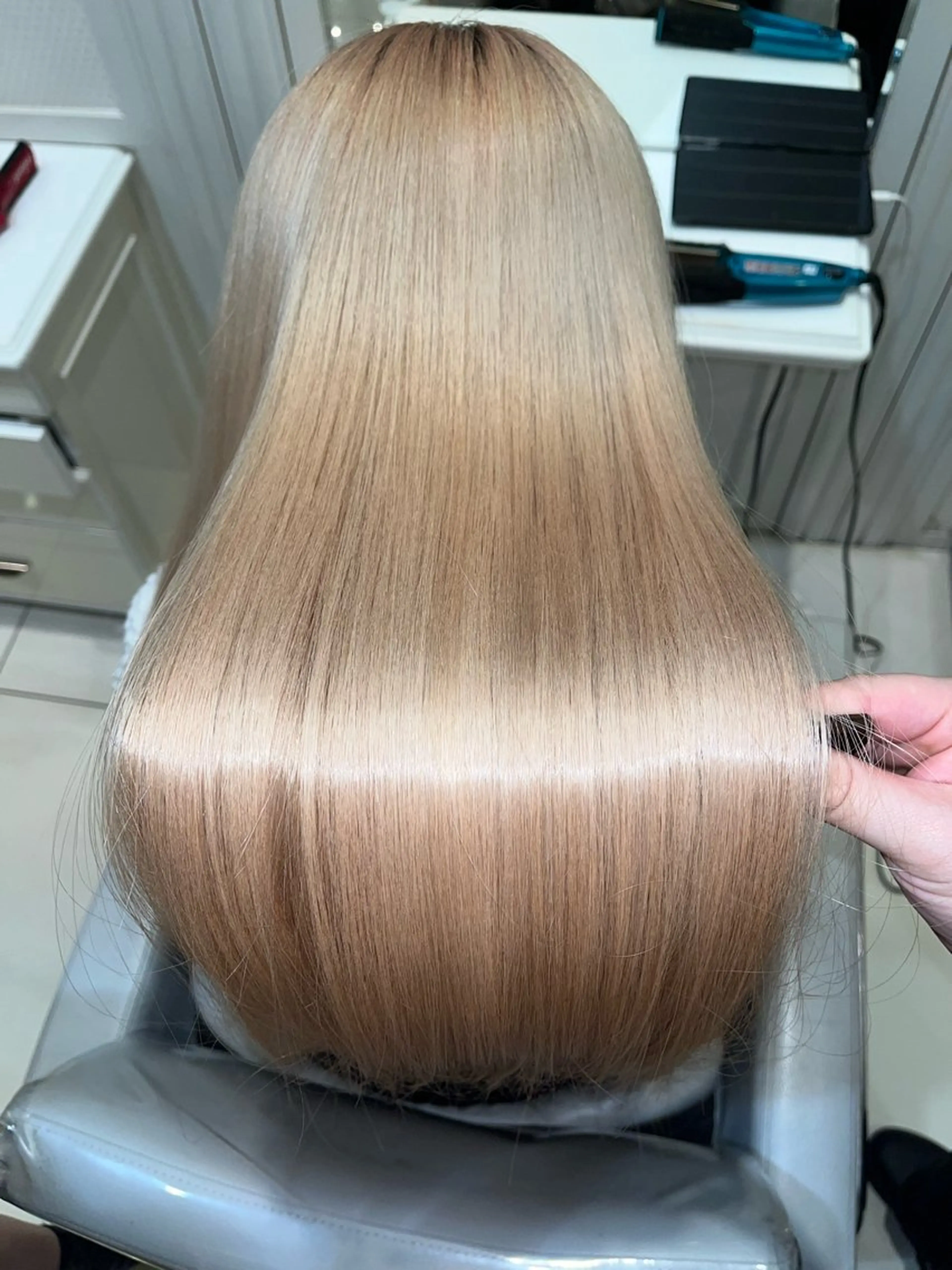 ロング ハイトーンカラー🤍 やない せいらのヘアスタイル