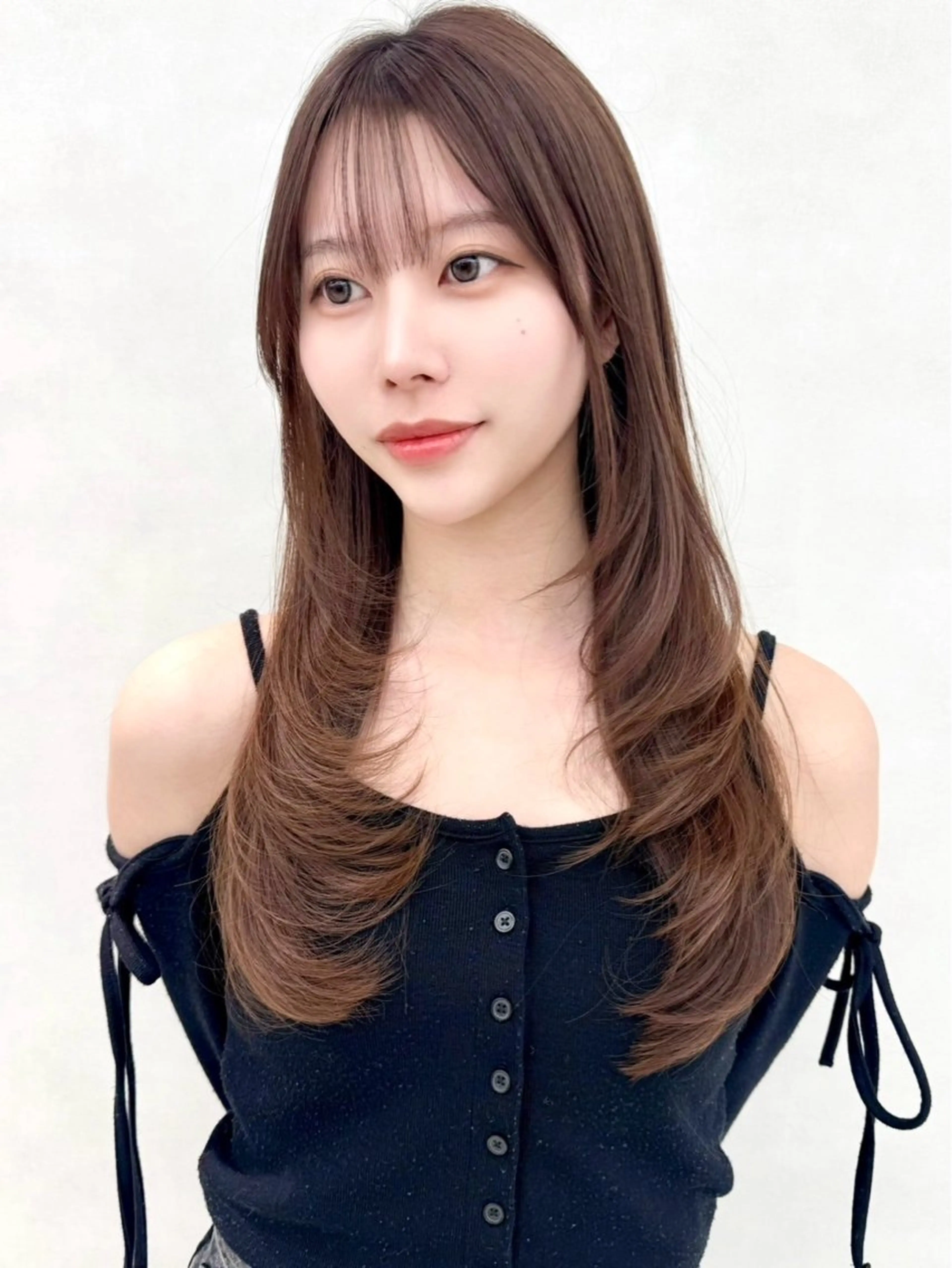 セミロング 韓国風ヘア 縮毛矯正 🇰🇷韓国ヘア★ 副店長.쿠리타⭐︎のヘアスタイル