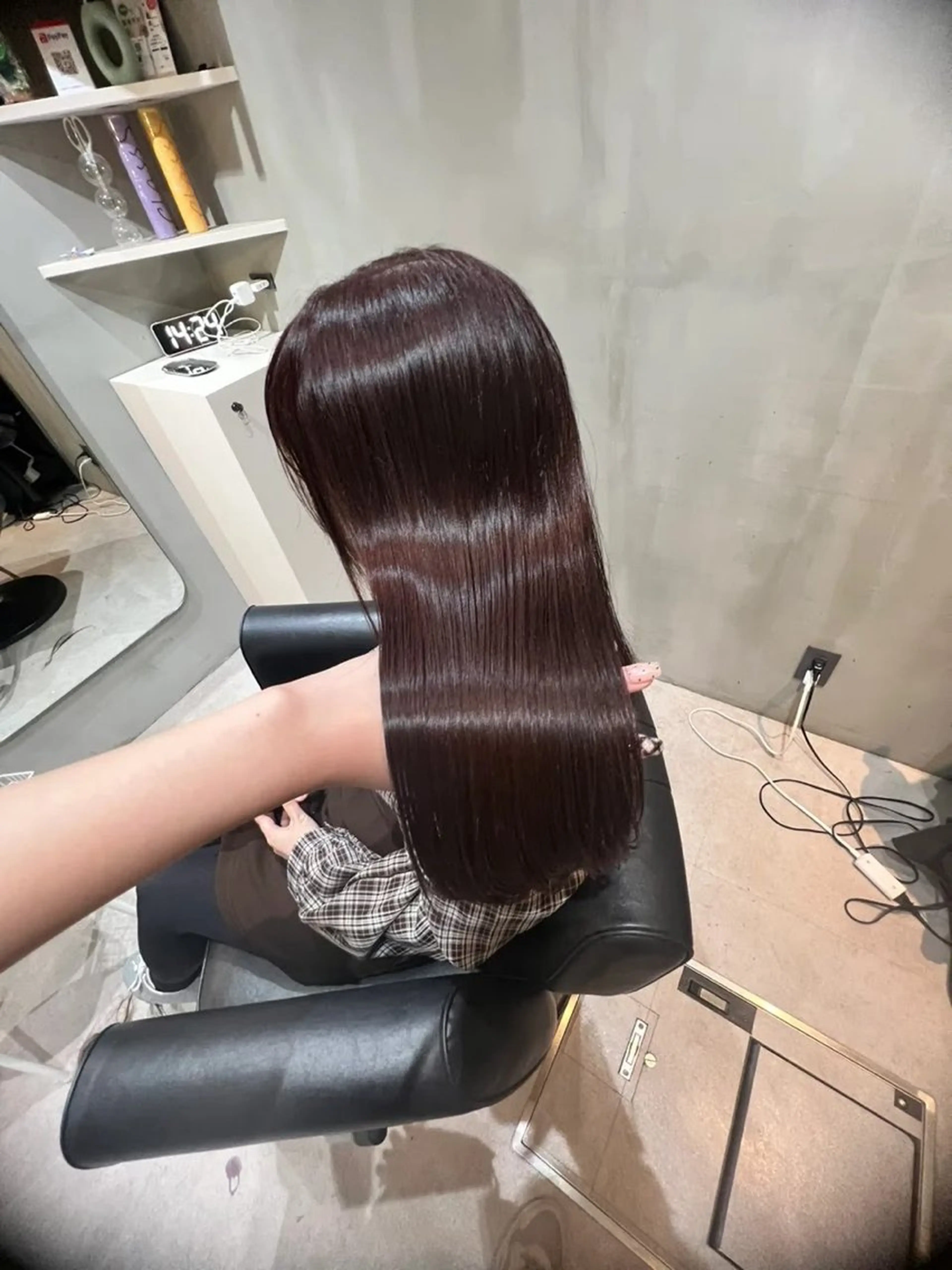 ロング カラー パーマ 大和市の白髪ぼかし 職人￤柳川拓哉のヘアスタイル