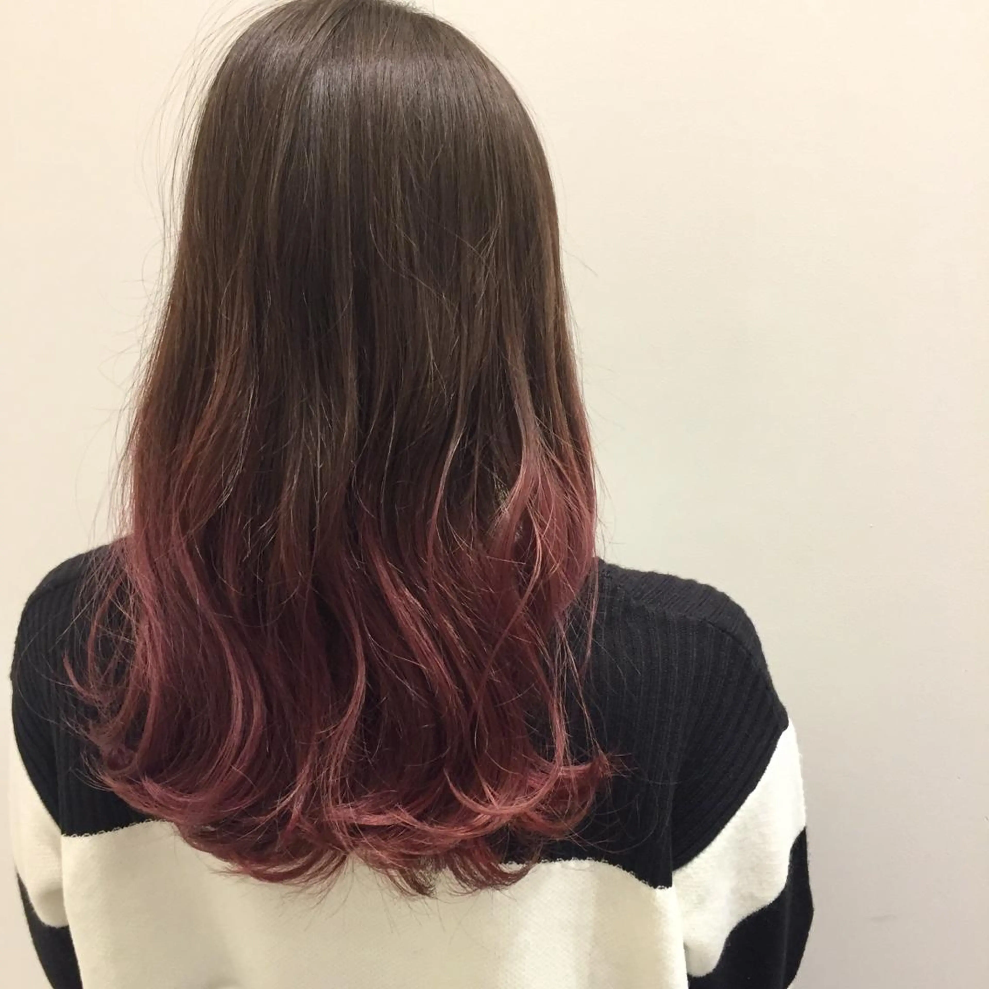 セミロング カラー ダブルカラー グラデーションカラー ピンクカラー LIBERTY所属・【代表】田川 祐也のヘアスタイル