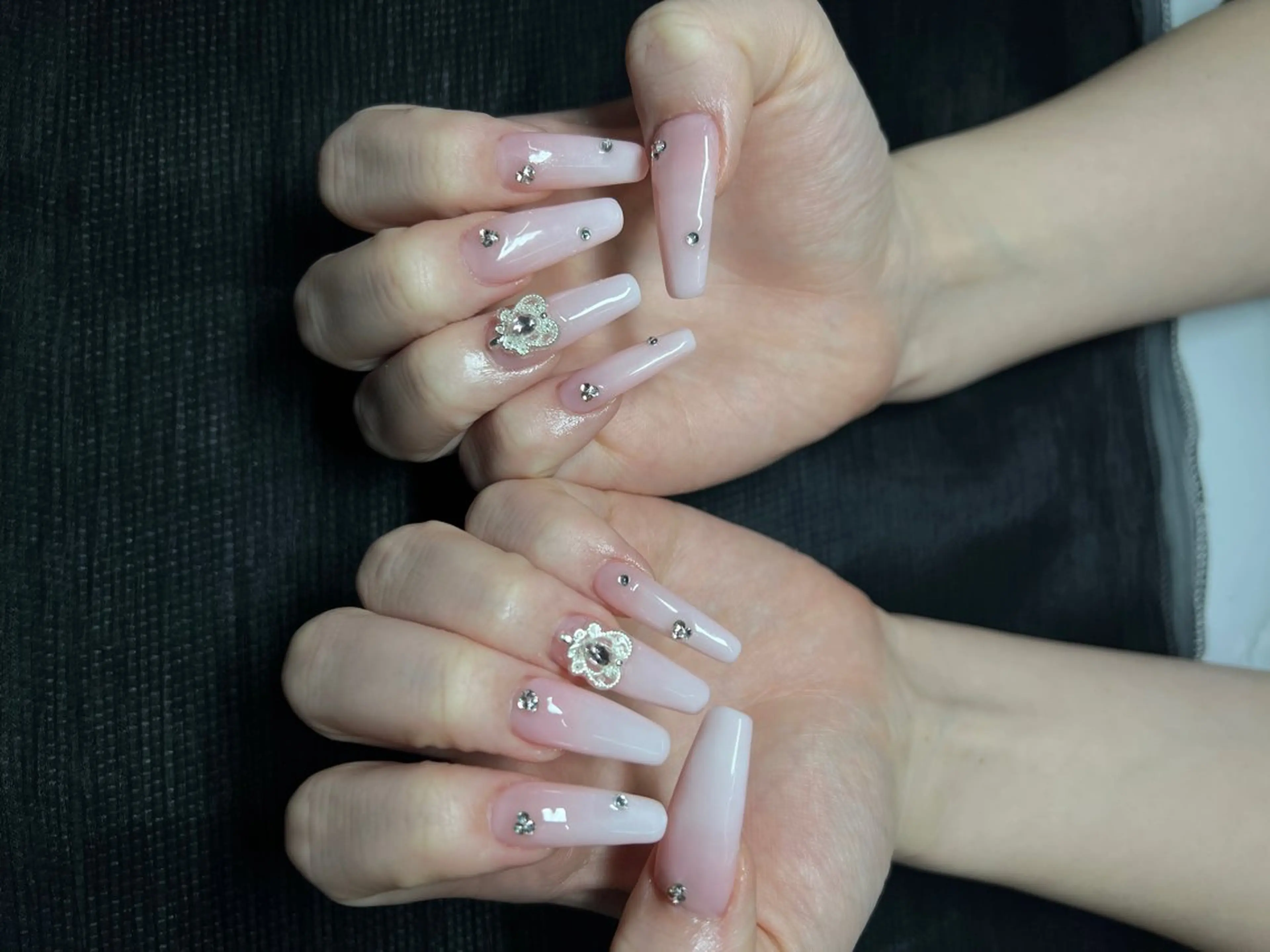 ネイル チークネイル フレンチネイル グラデーション 韓国ネイル マグネットネイル IRO NAIL MiAのネイルデザイン