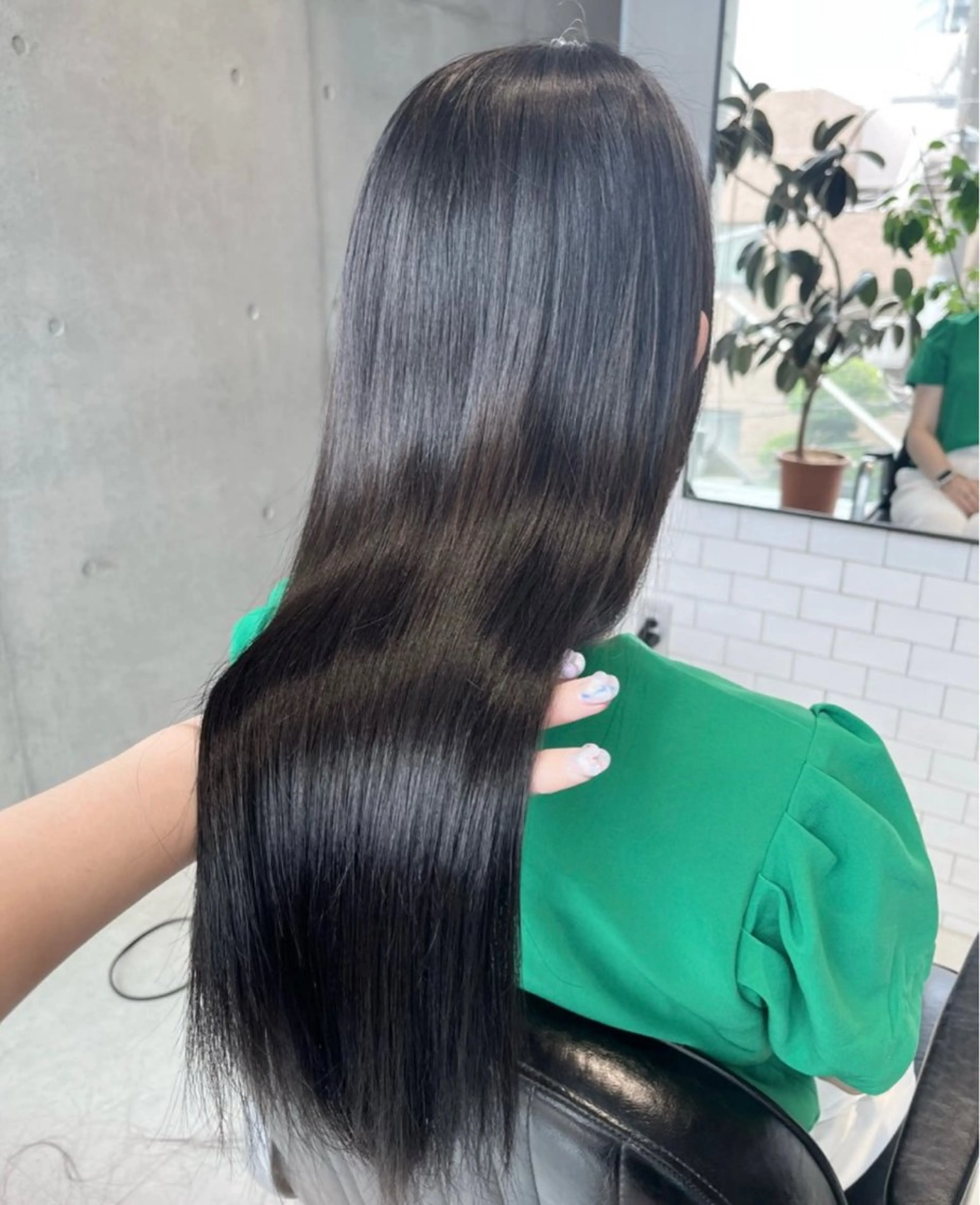 ロング カラー パーマ ヘアアレンジ カット ヘアカラー トリートメント ヘッドスパ ヘアセット 透明感/オリーブ/ グレージュ/YUKAのヘアスタイル