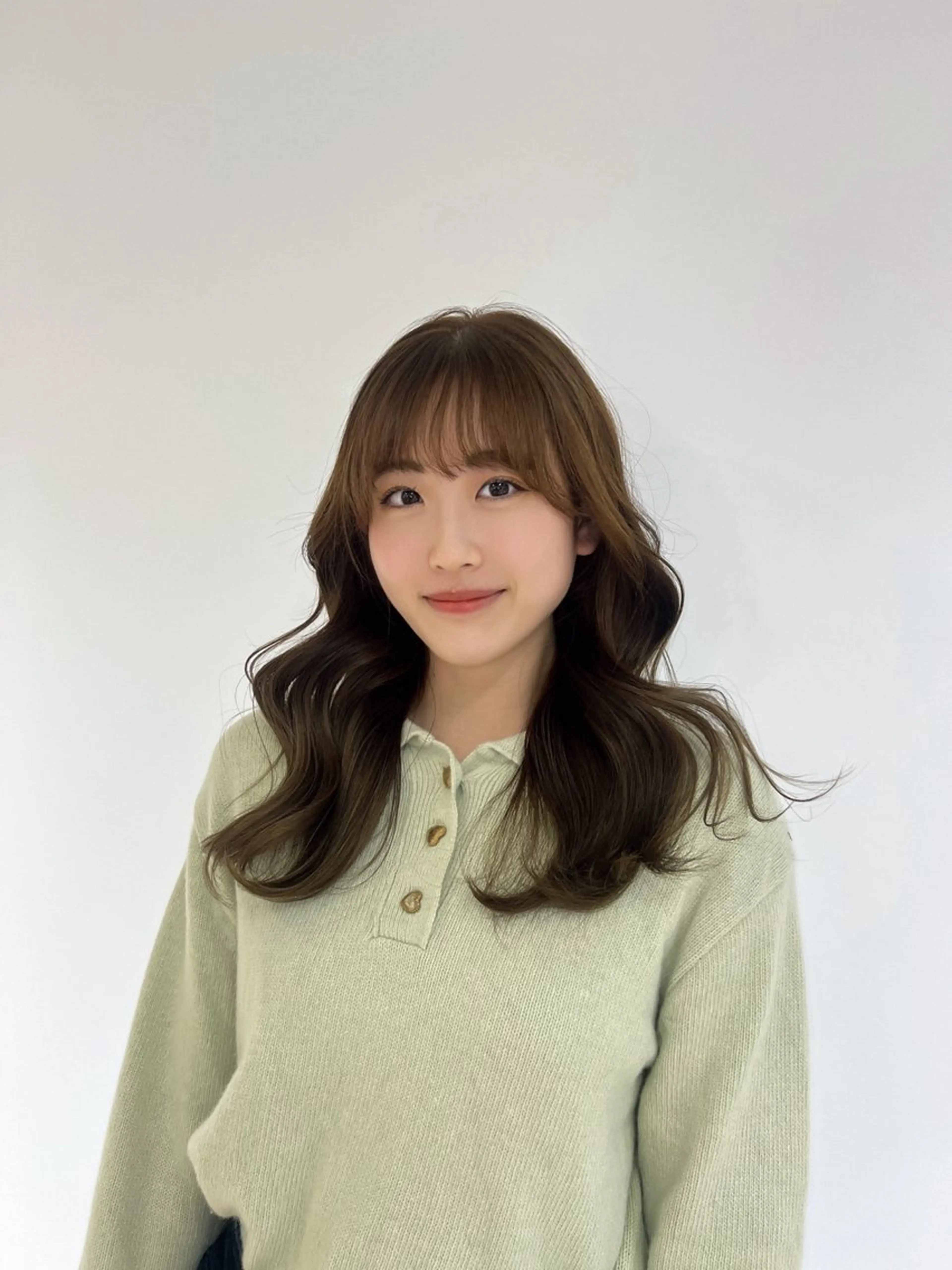 ミディアム 海外風レイヤー🎀 新宿MOMOKA🍑のヘアスタイル