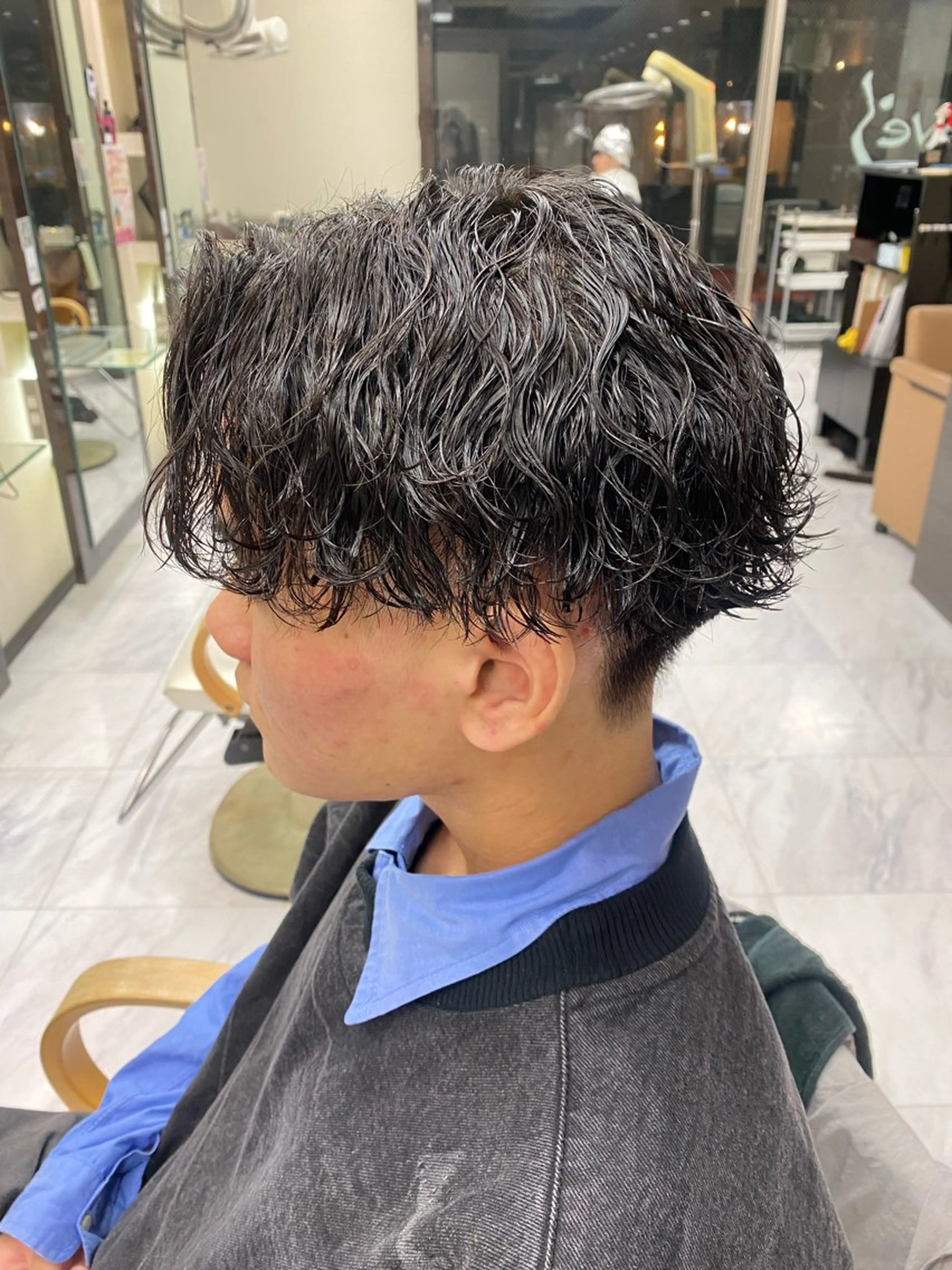 パーマ メンズ センターパート メンズパーマ メンズツイストパーマ 波巻きパーマ スパイラルパーマ カット パーマ トリートメント 🌴パーマオタク🌴 長谷川　諒佑🌈のヘアスタイル