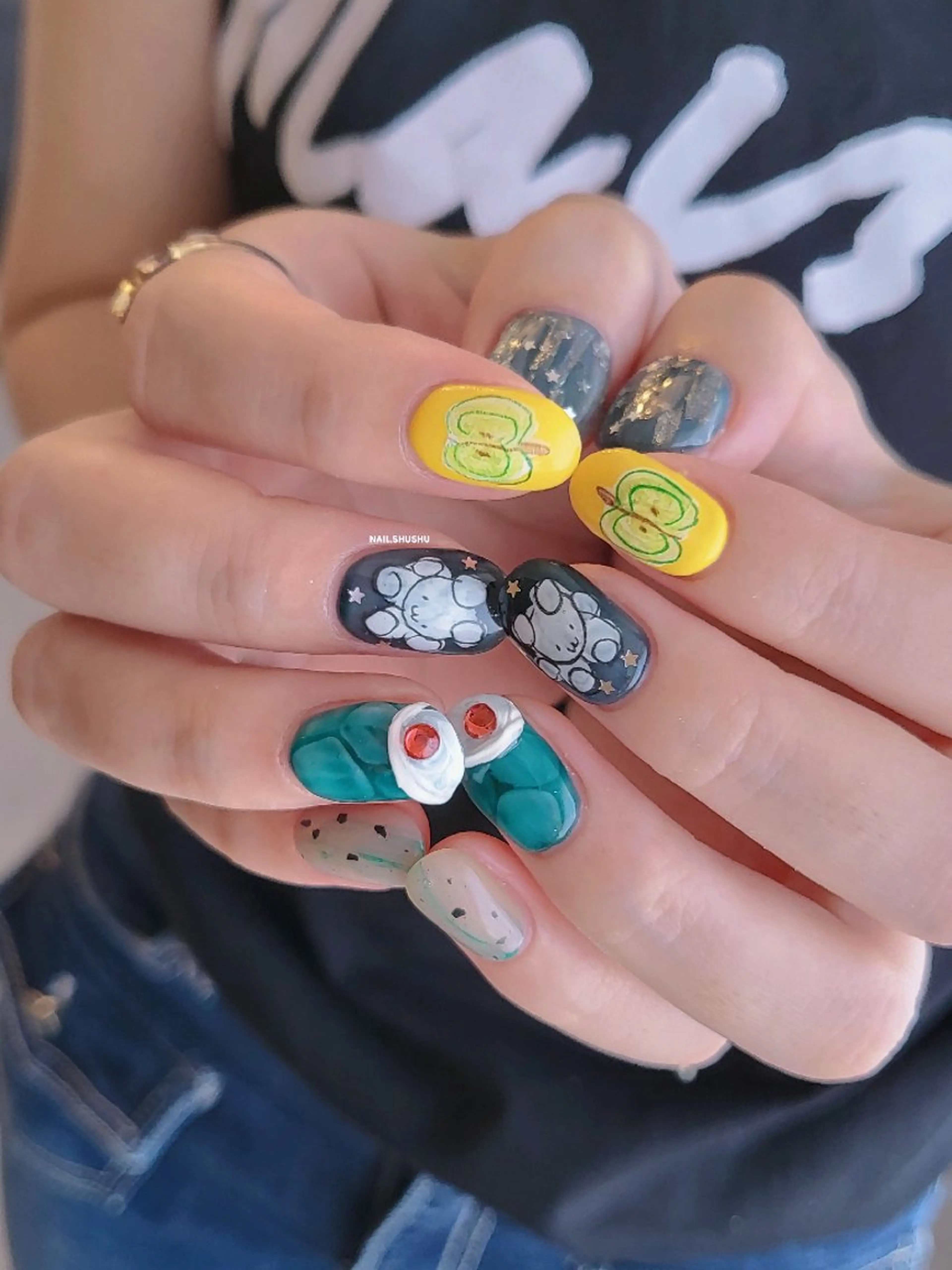 ネイル ハンドネイル 3dパーツ/流行り 👧shushu❤️のネイルデザイン