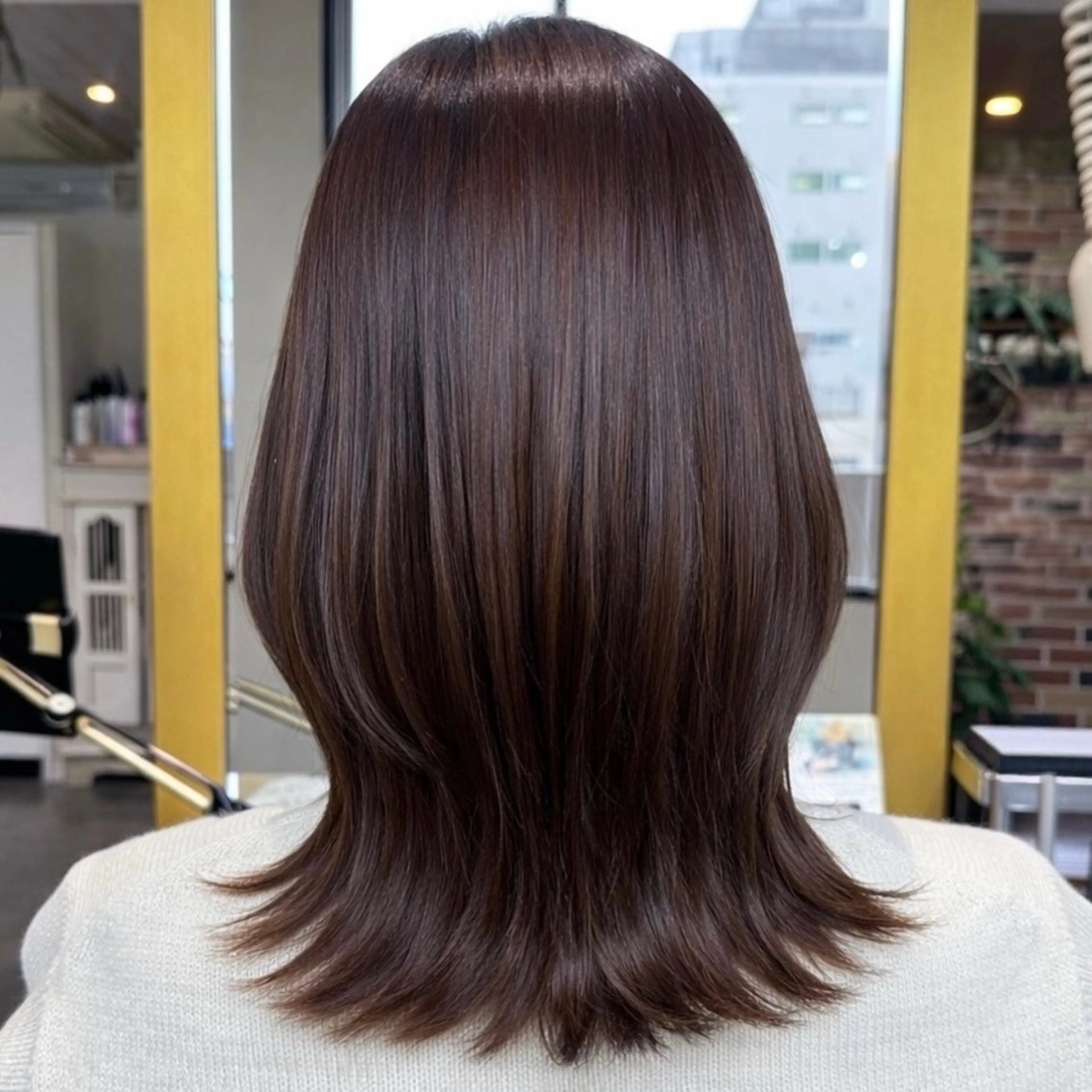 ミディアム カラー ブラウンカラー カット ヘアカラー Saki💛心斎橋 レイヤー/艶髪のヘアスタイル