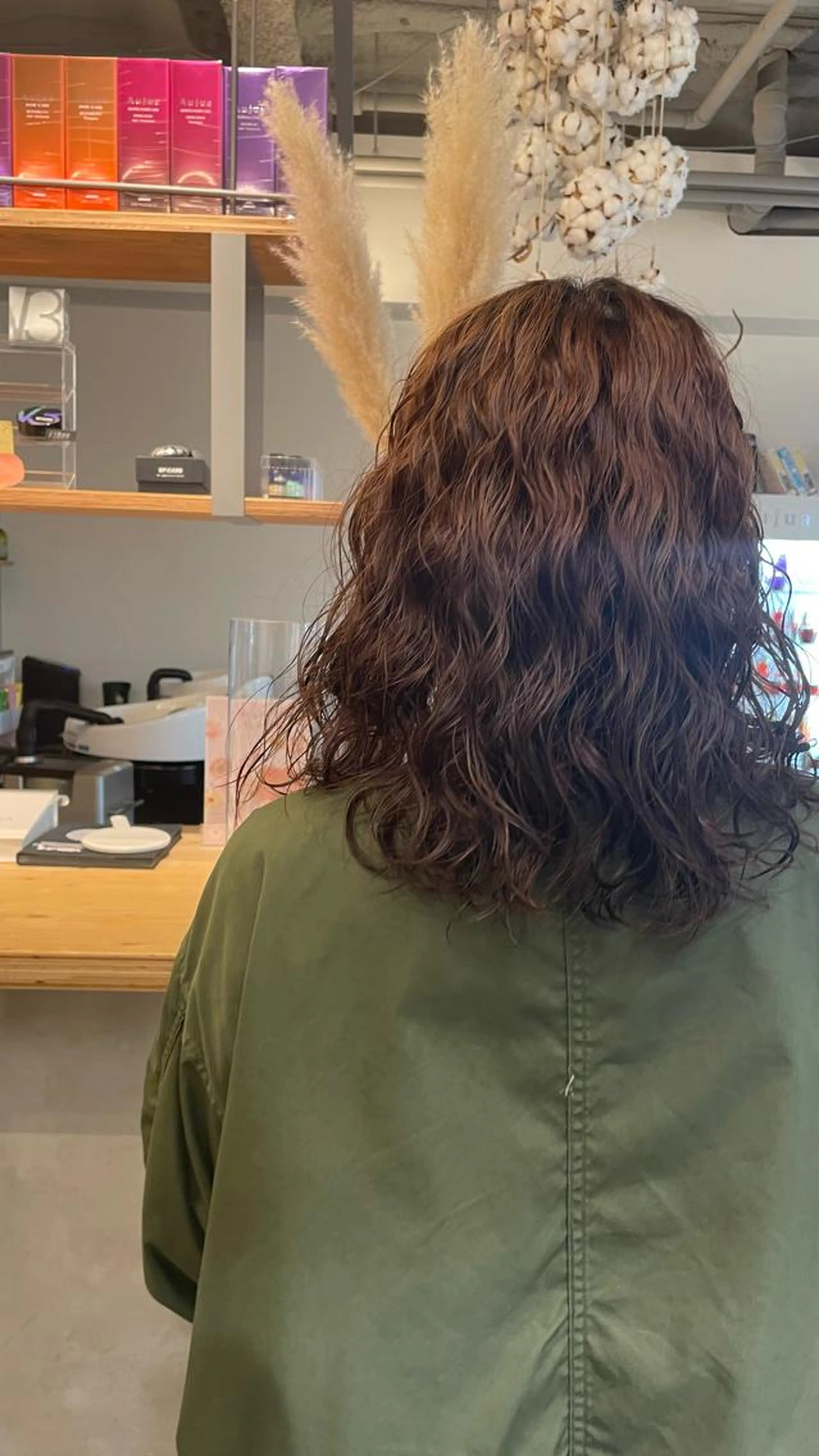 レディースパーマ＋カット👩🏻‍🦱✂️の写真