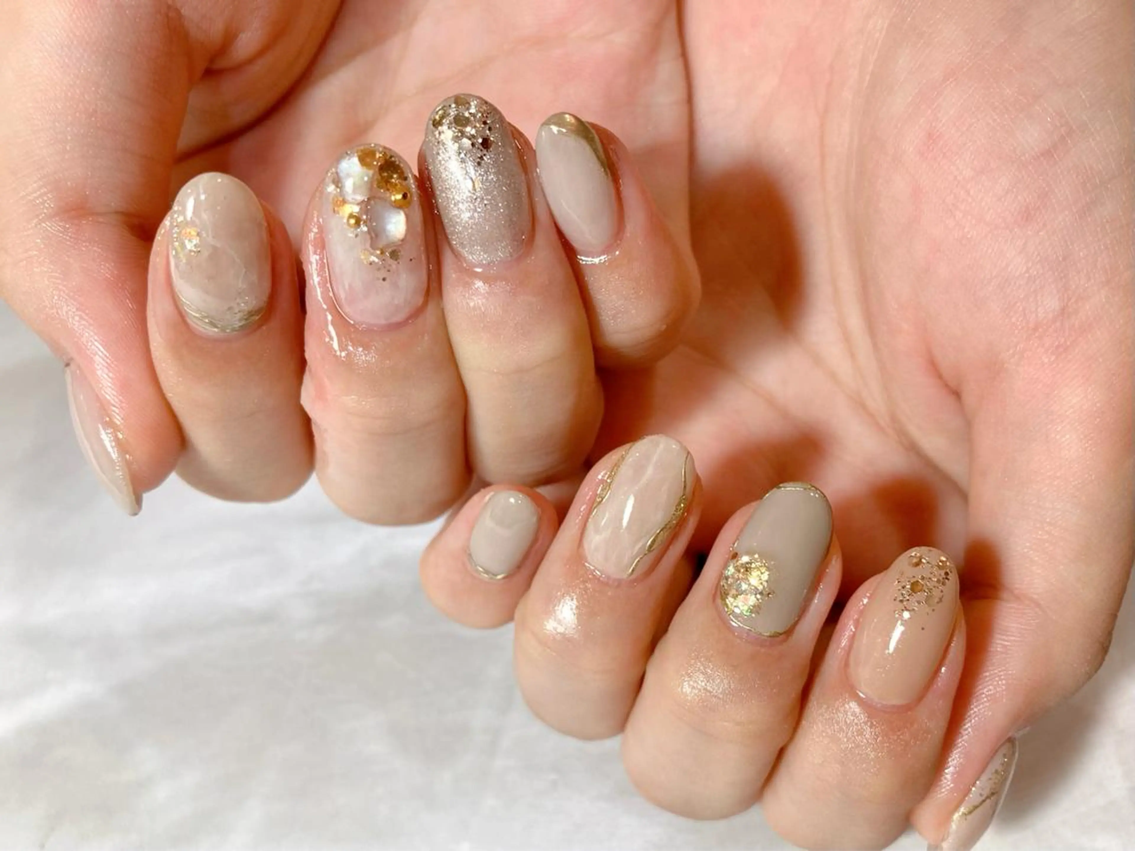 ショート カラー ネイル マツエク・マツパ illum hicariのネイルデザイン