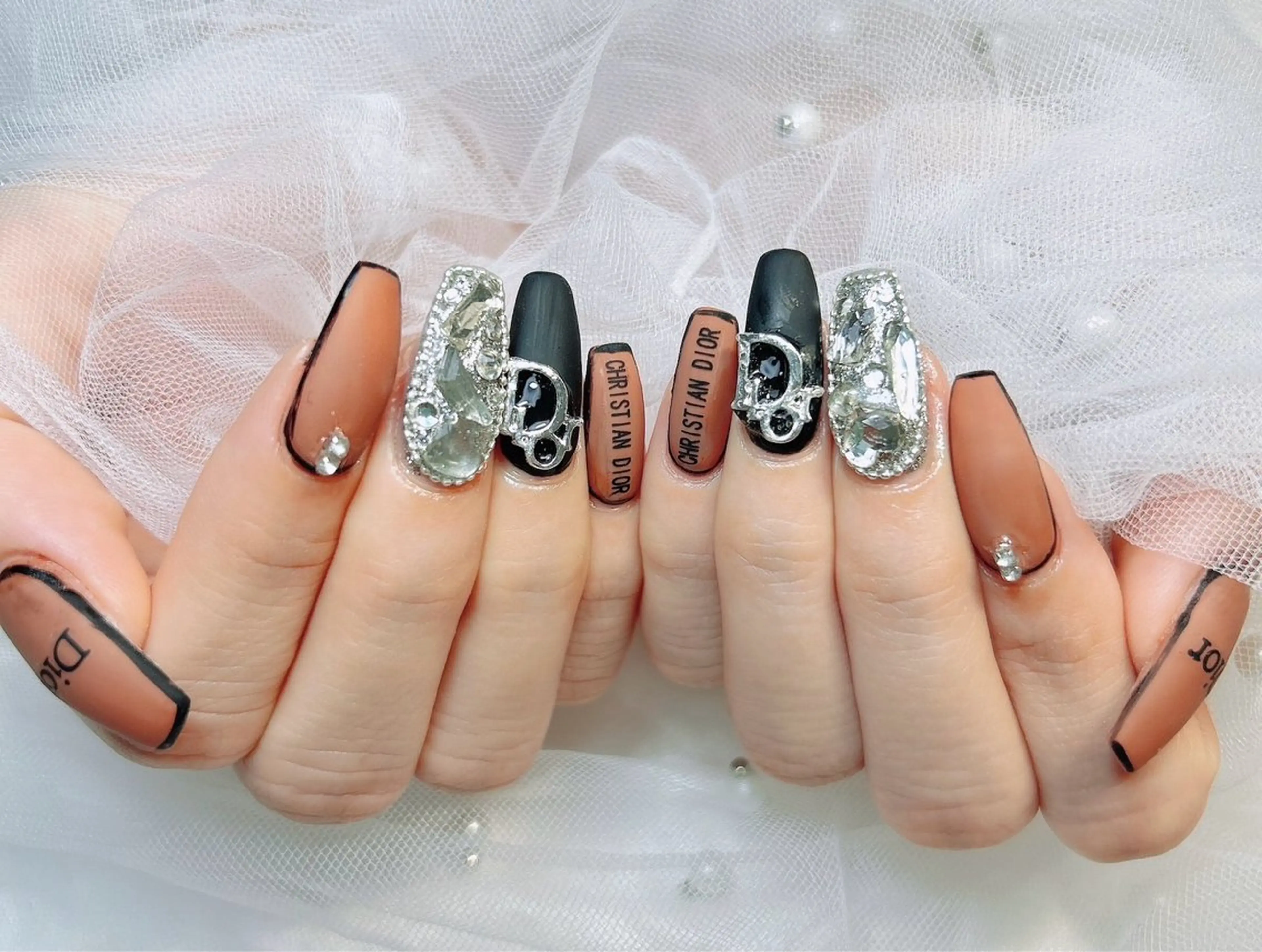 ネイル ハンドネイル Queen ネイル&アイラッシュのマツエク・マツパデザイン