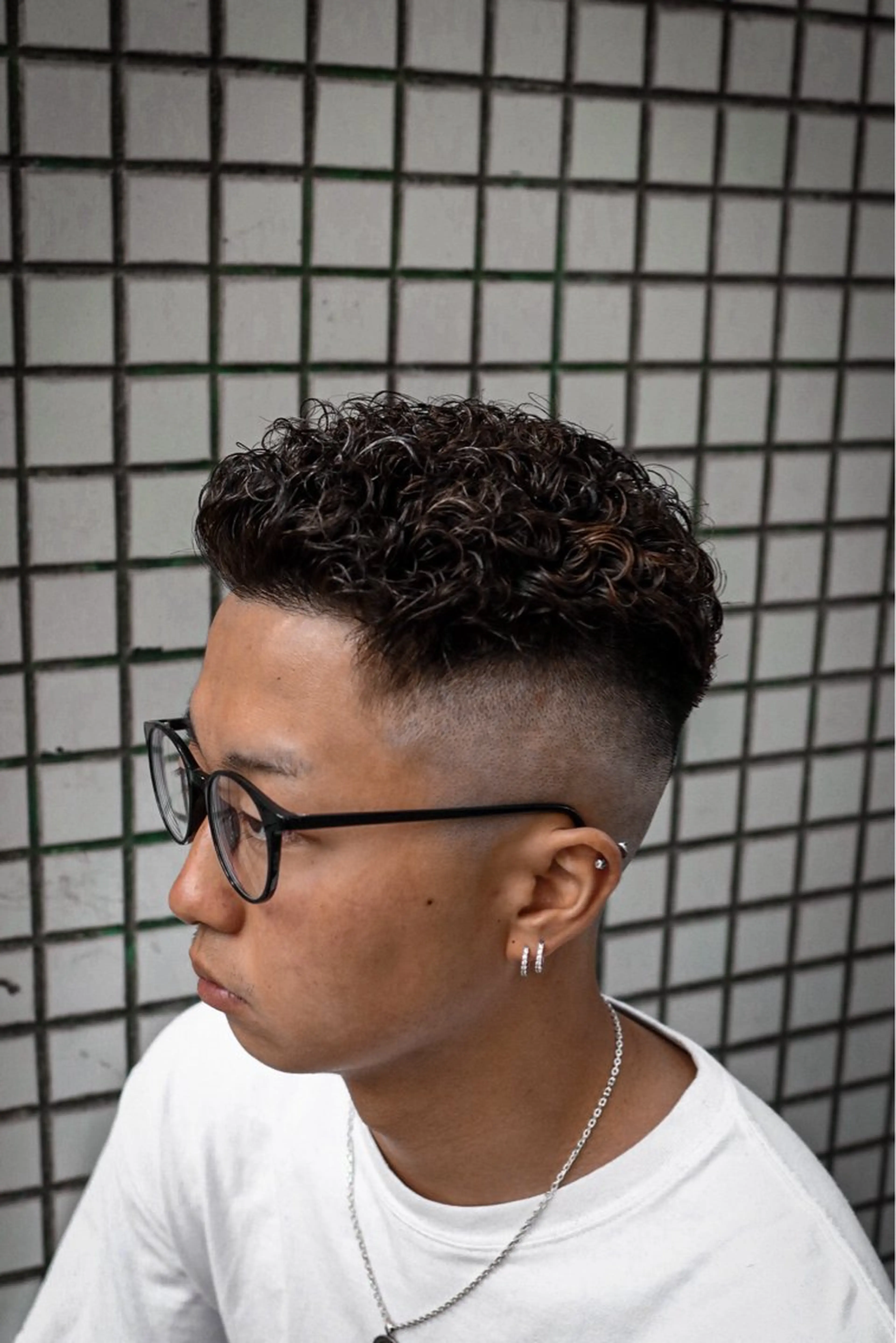 ショート カラー パーマ メンズ メンズブリーチ フェードカット カルマパーマ メンズメッシュ モヒカン 💈men's💈 satoru中目黒のヘアスタイル