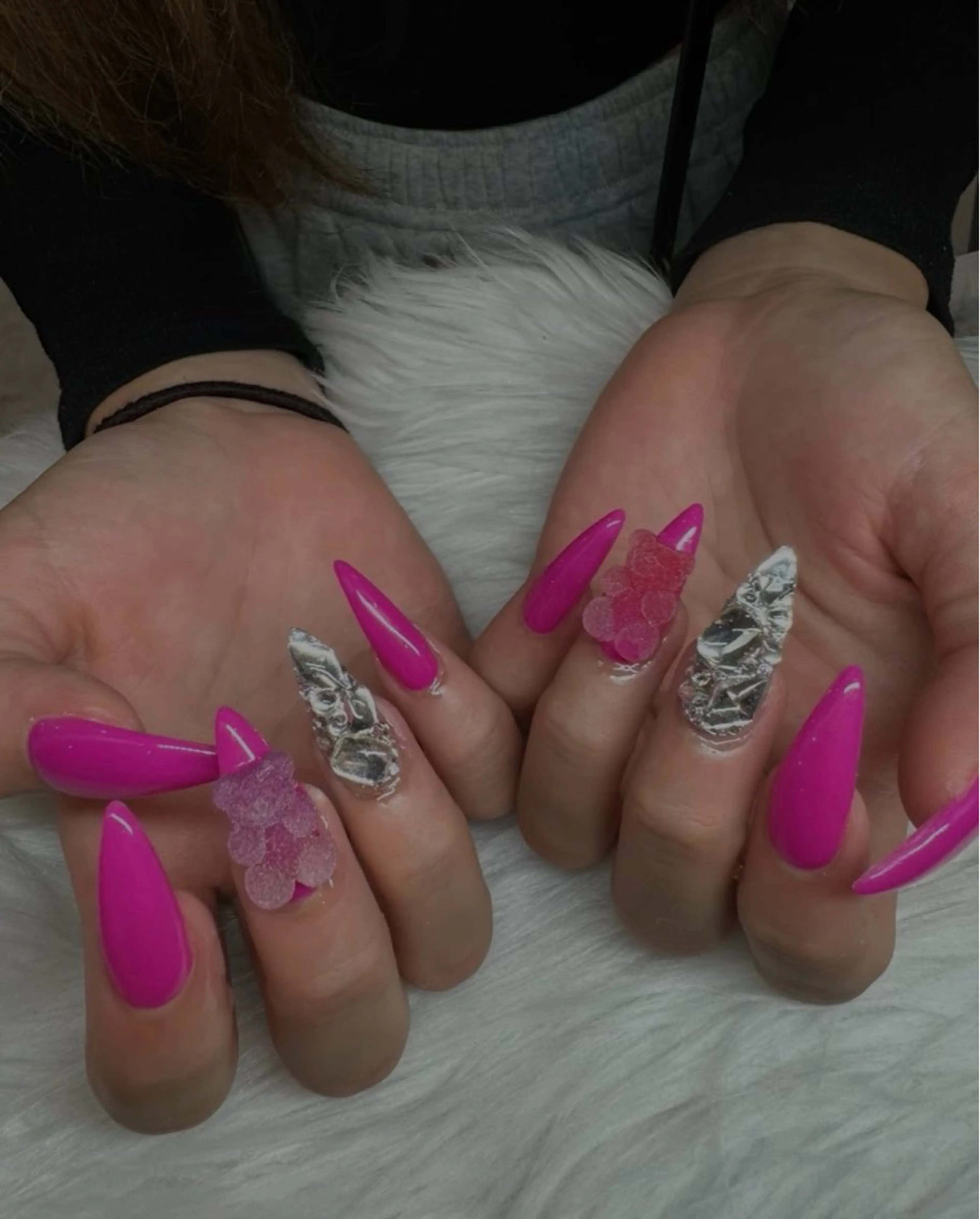 ネイル ラメ(グリッター) ニュアンスネイル ワンカラーネイル リボン シンプルネイル 梶野 友海華のネイルデザイン