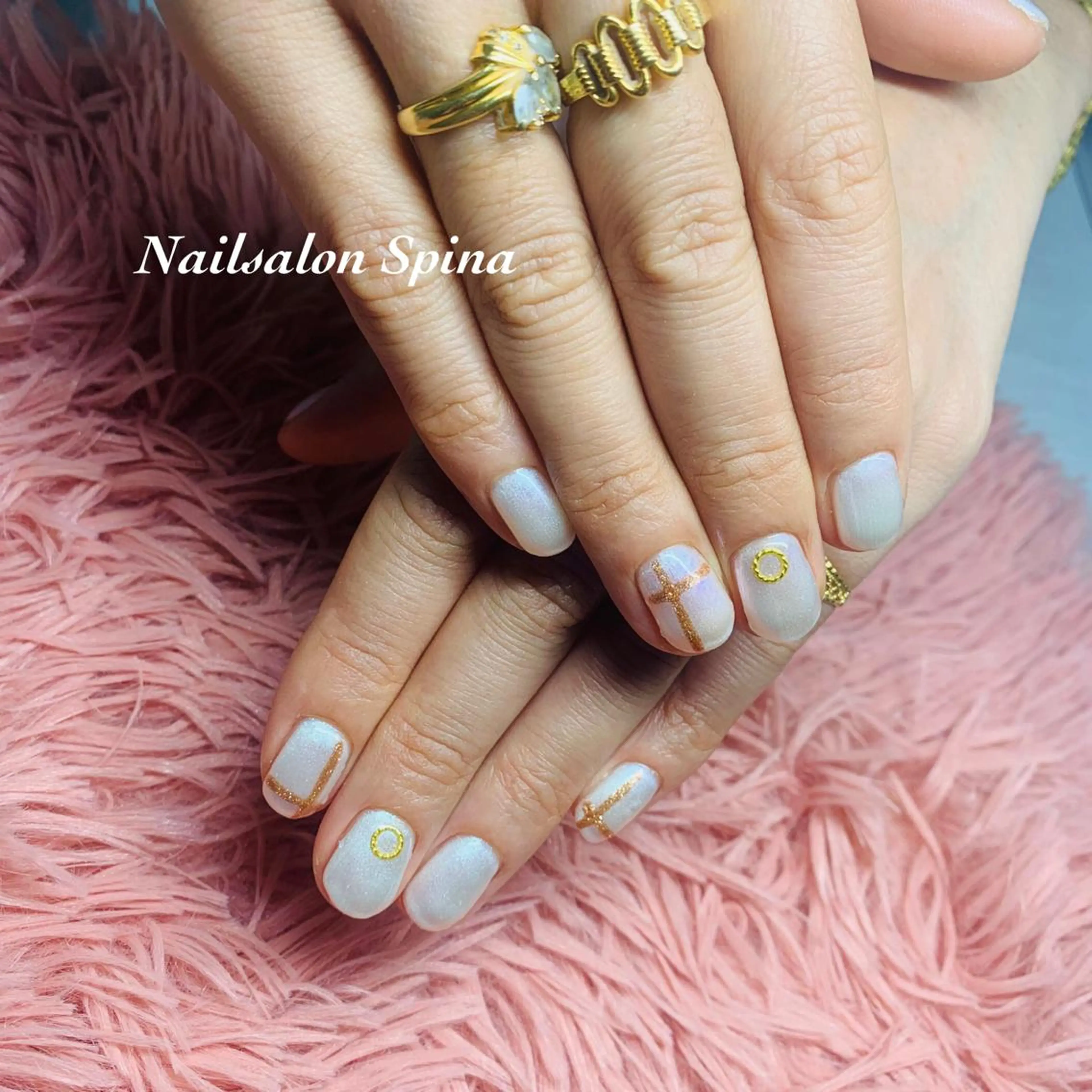 ネイル アートネイル ジェルネイル シンプルネイル ホワイト 冬ネイル Nail&Eye Spina 琴美のマツエク・マツパデザイン
