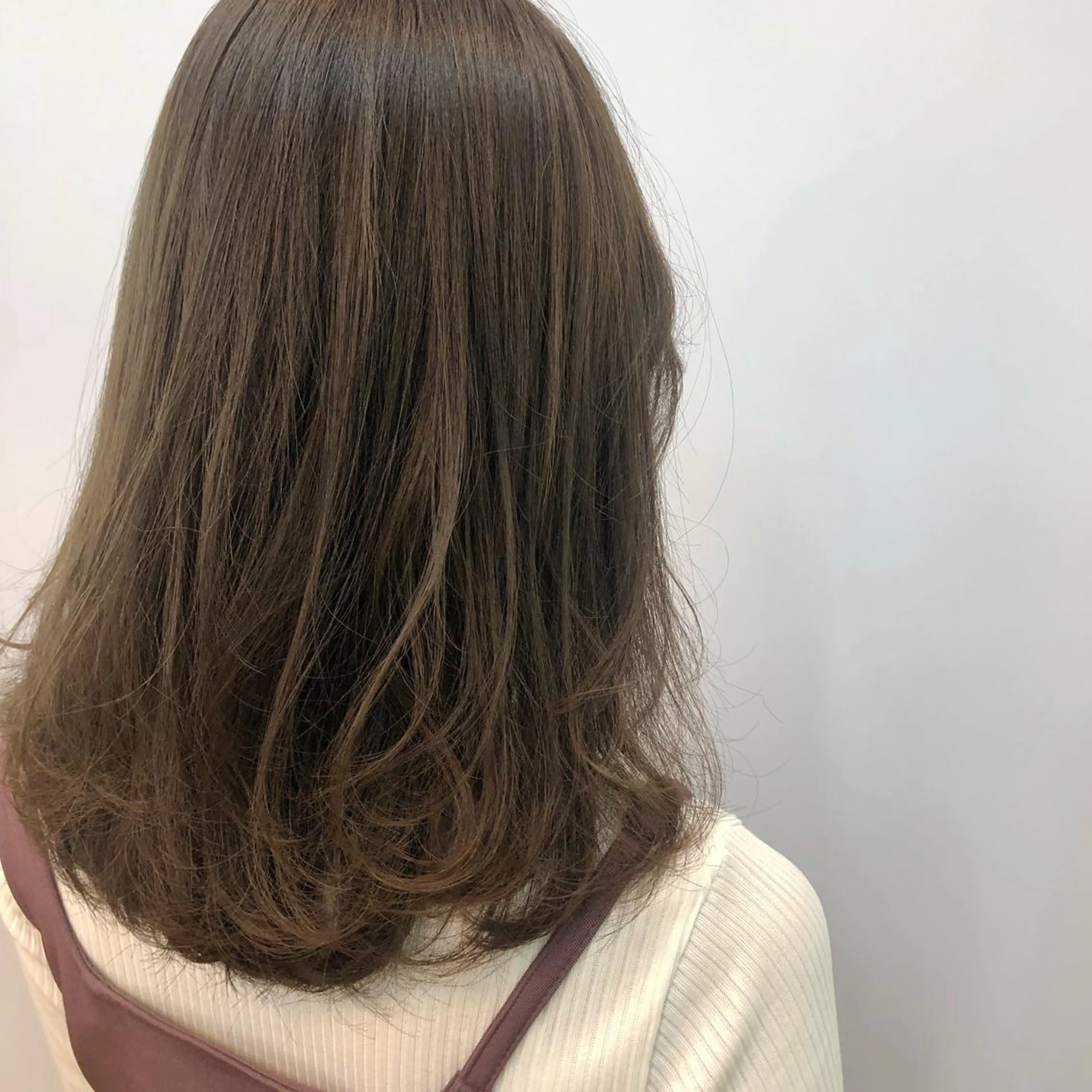 ミディアム kai .のヘアスタイル