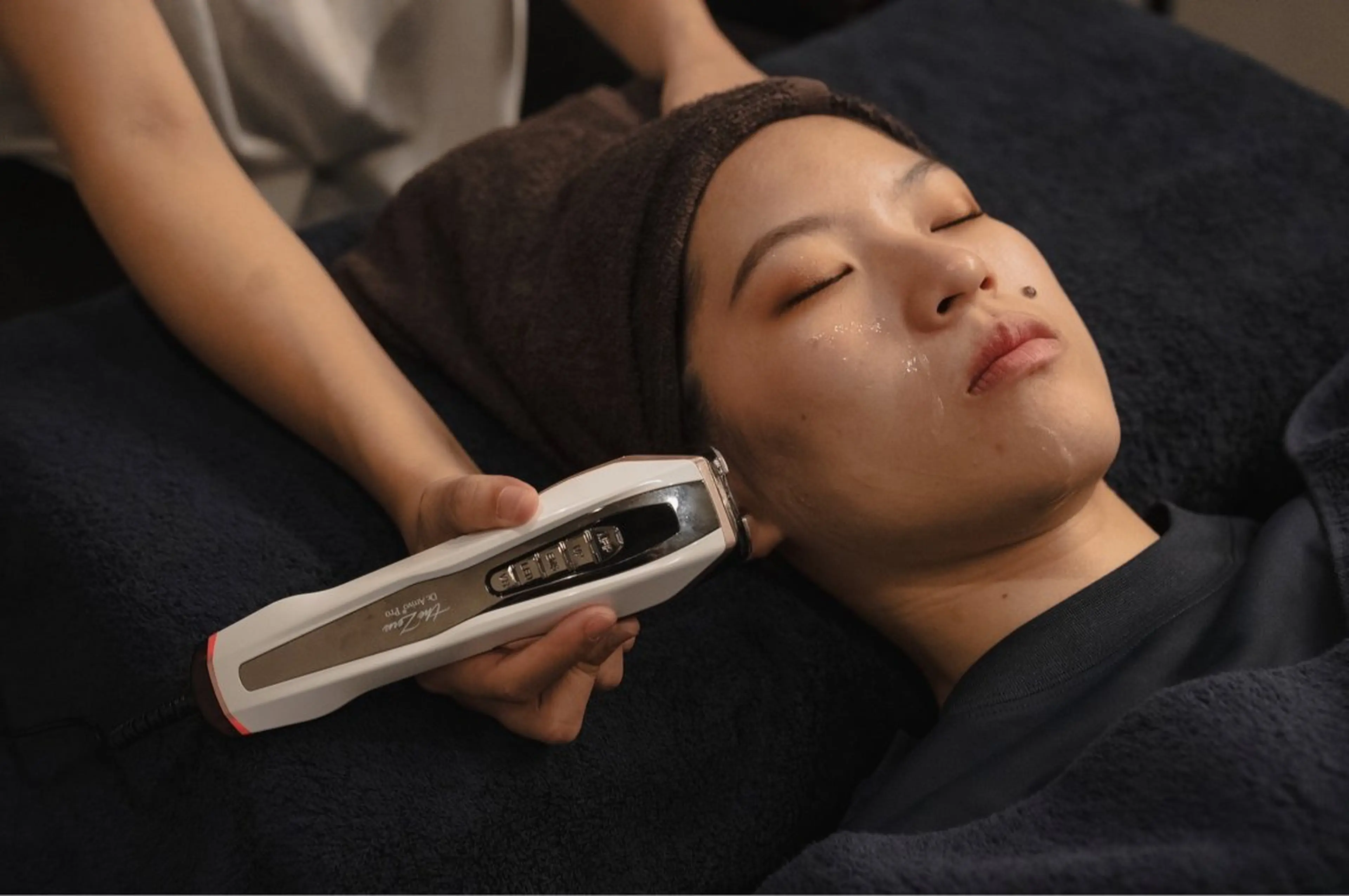 ミニモ限定プラン🟧30分小顔ケア＋60分ヘッド・肩こりコース(リフトアップ/小顔/しわ改善/頭皮ケア/肩こり)の写真