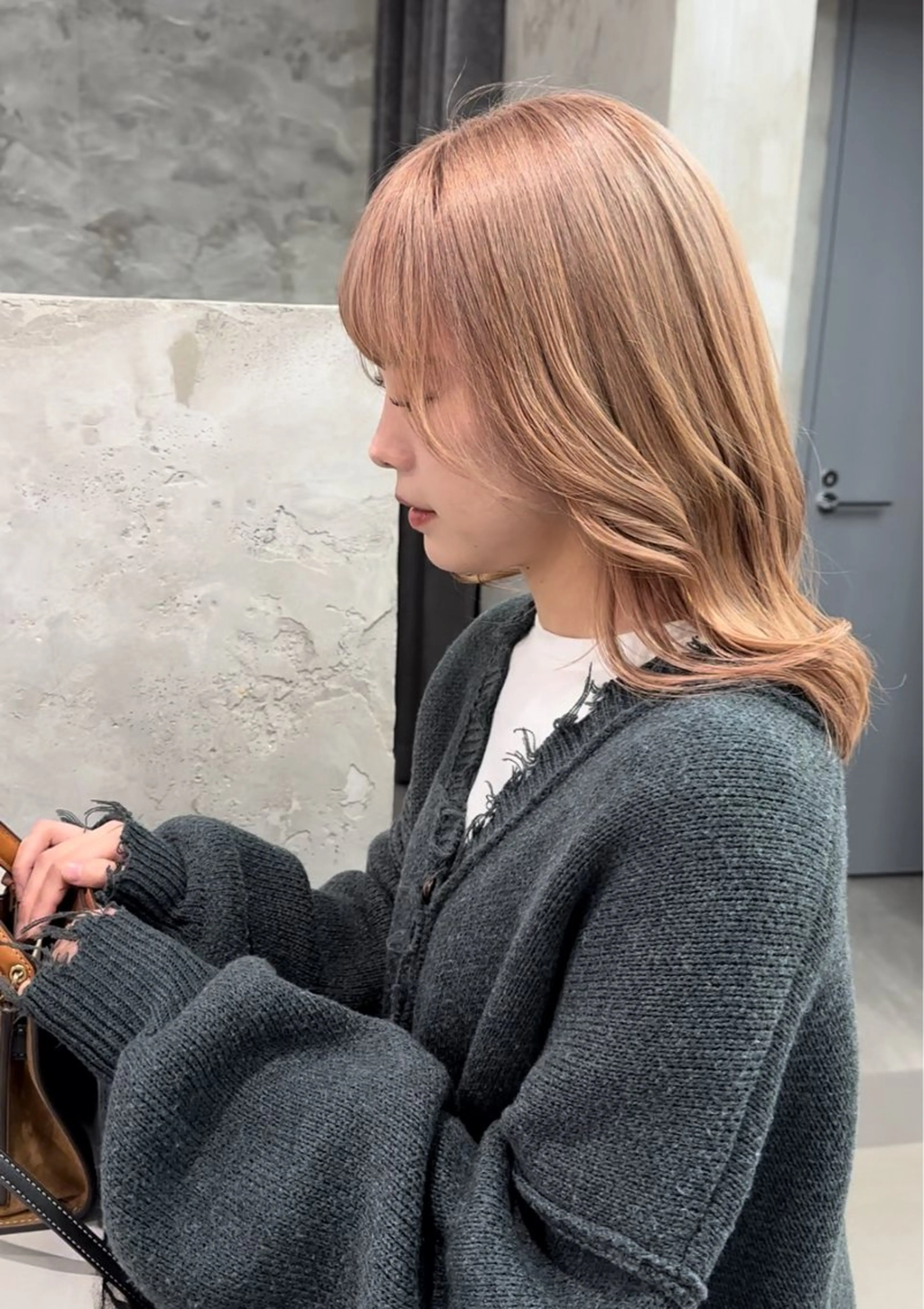 ミディアム 岩間 萌々果/eimのヘアスタイル