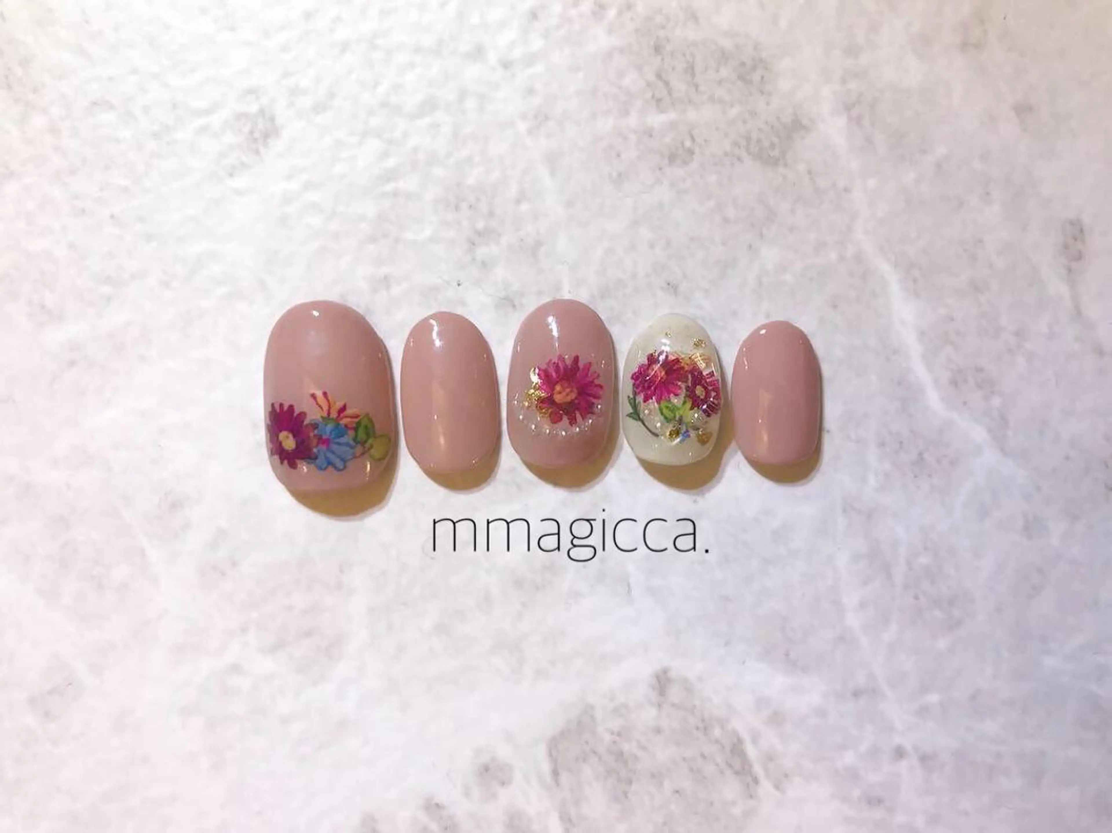 ネイル ジェルネイル mmagicca. 【 まじか. 】のネイルデザイン