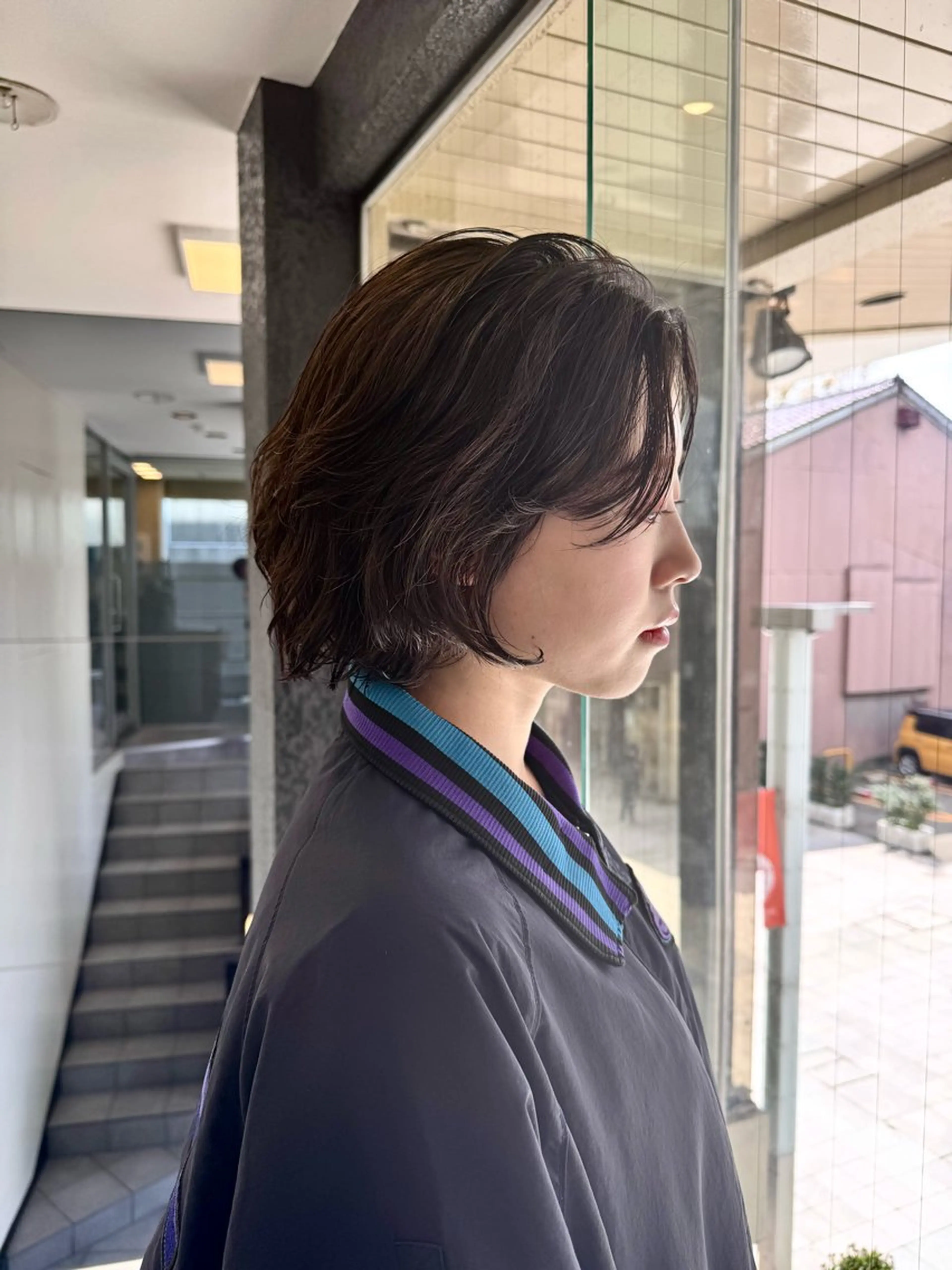 ショート カラー ナチュラルに目を惹く デザイン/KOHNOのヘアスタイル