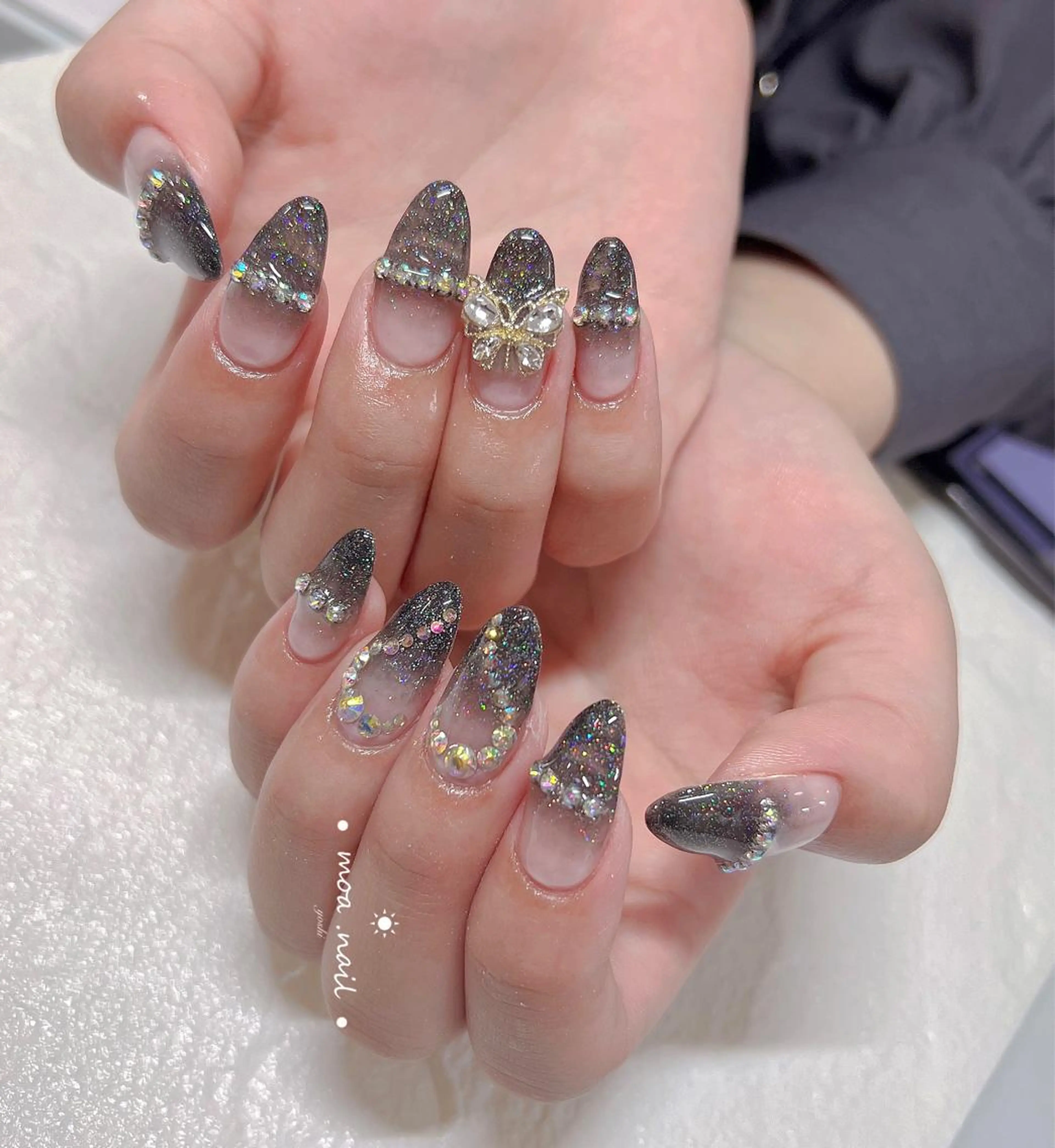 ネイル MOA NAIL所属・MoaNail🫶 Yoshiのネイルデザイン